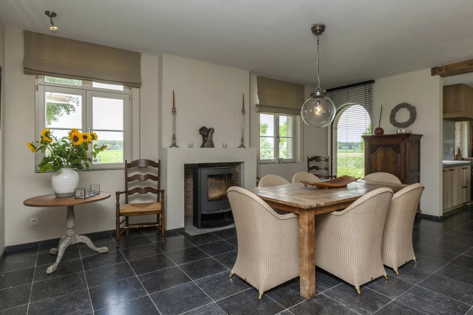 De Zonnebrug-Dining room