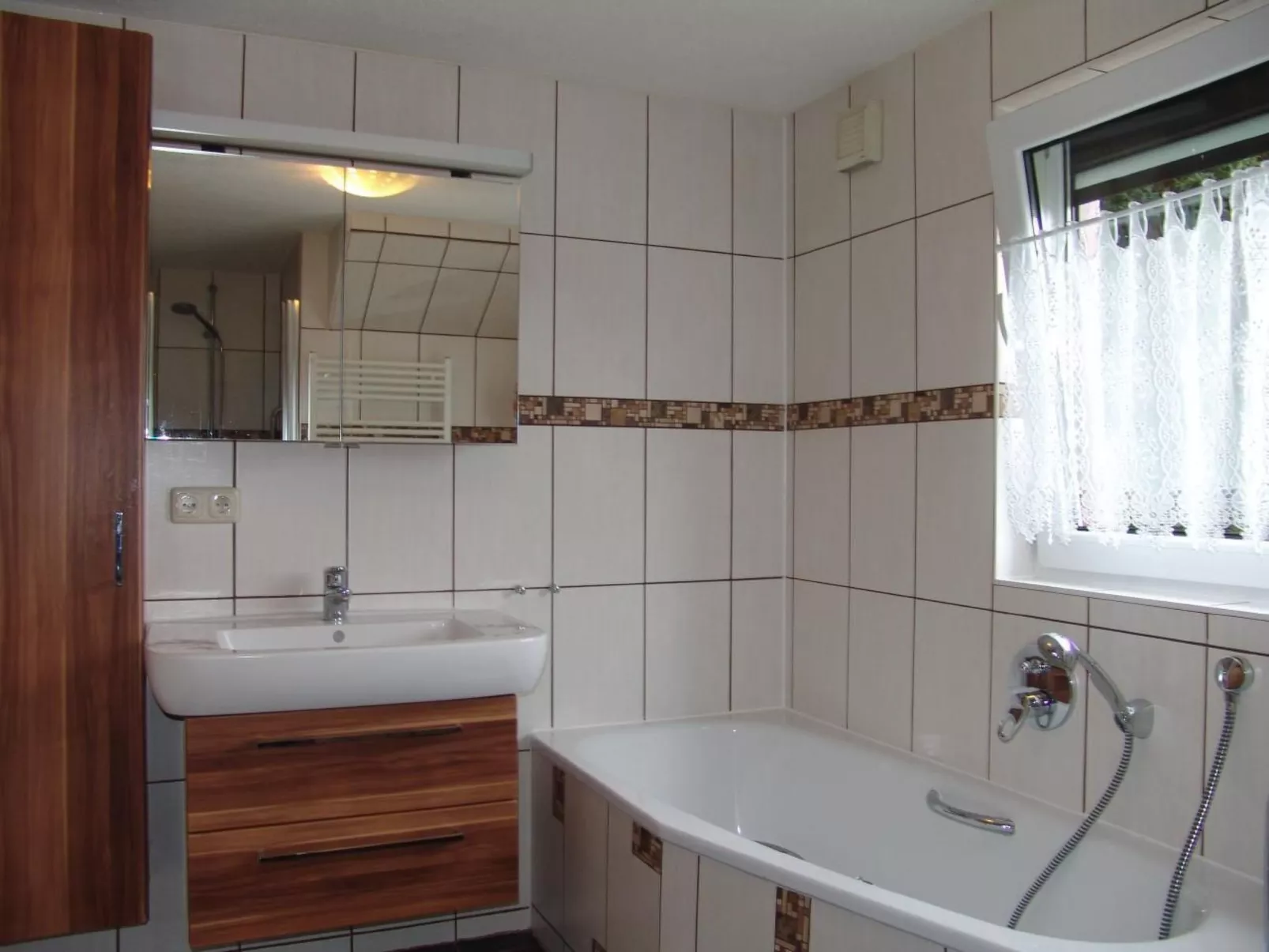 Uns Oellernhuus-Inside