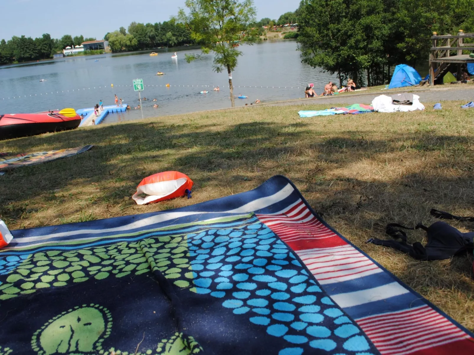 Modernes Ferienhaus unweit eines schönen Badesees-Dehors