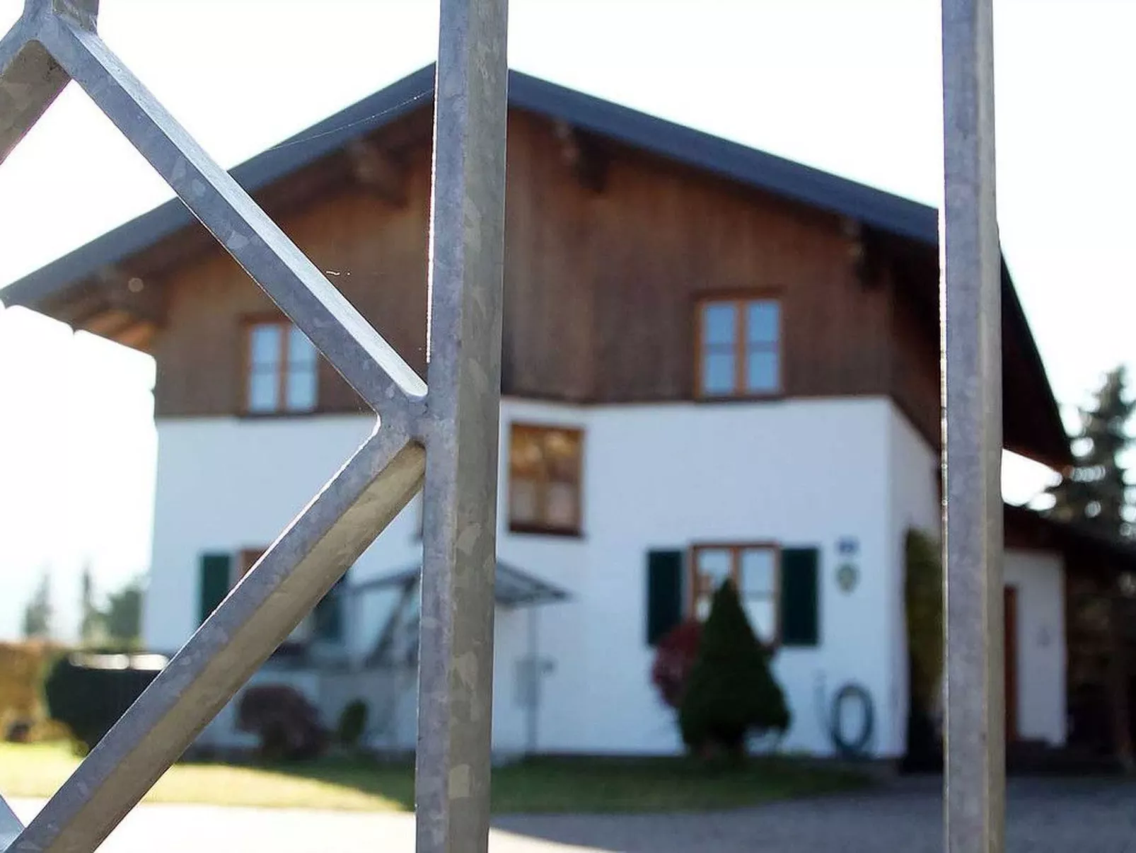 In ruhiger Lage mit Gartennutzung-Outside