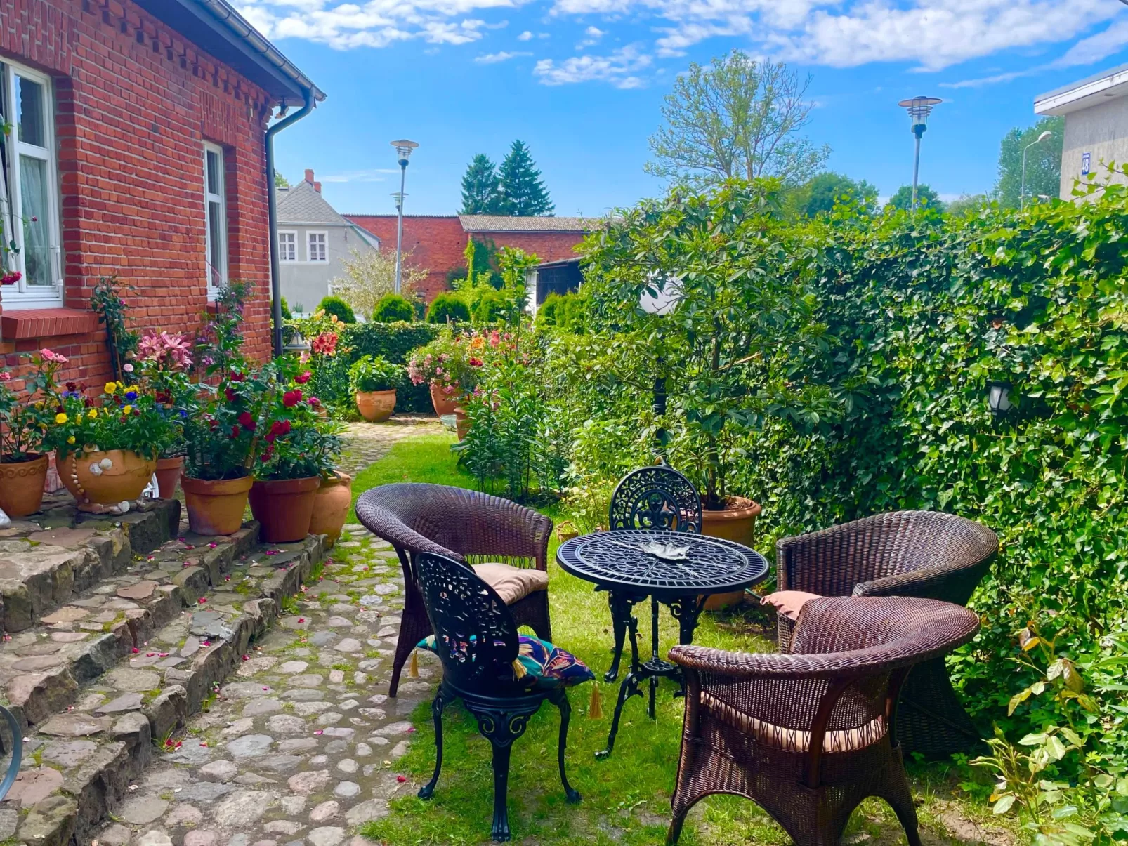 Anwesen mit Garten, Grill und Terrasse-Outside