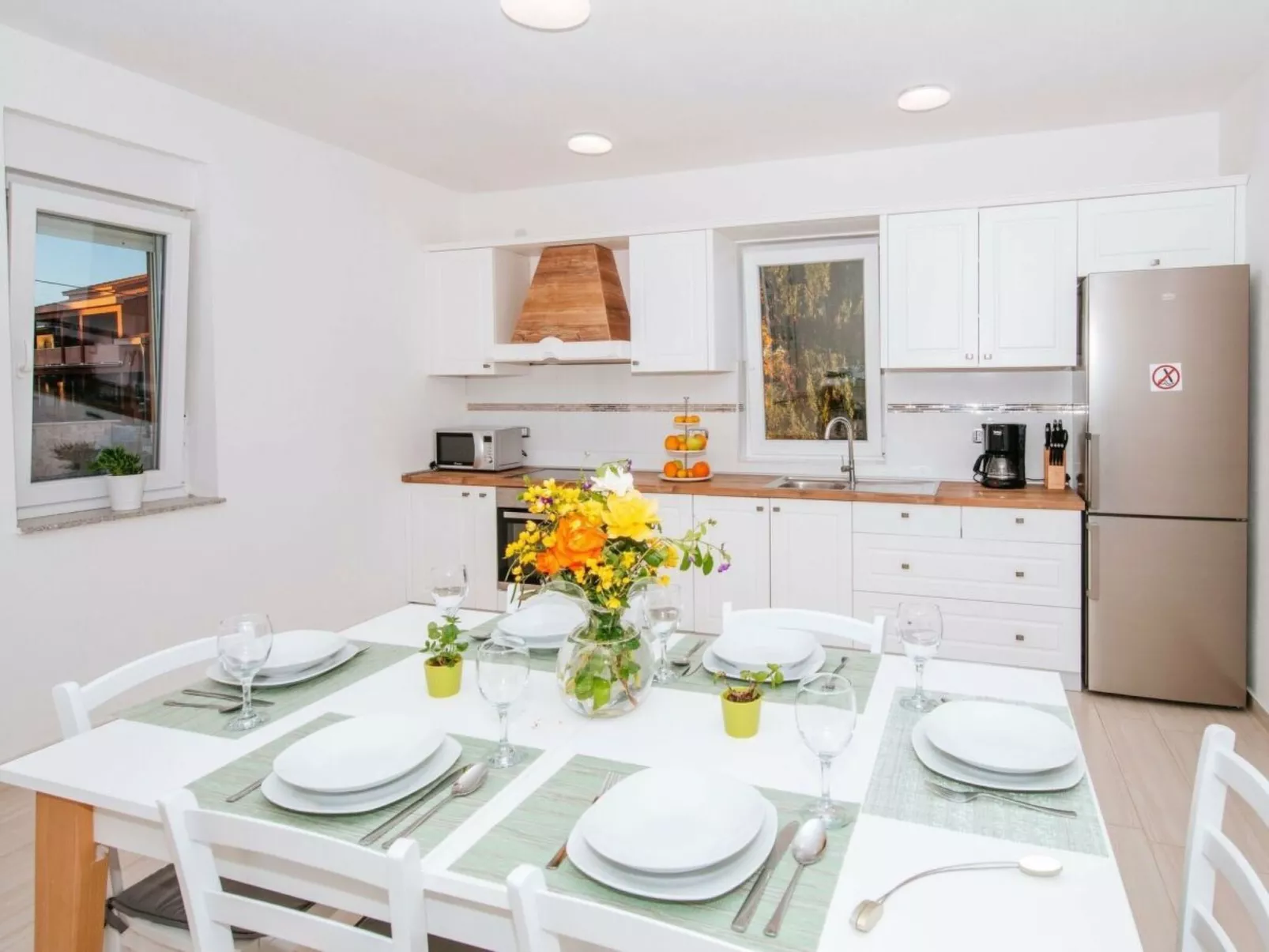 Ana Dreams - von TA Leut Agency-Inside