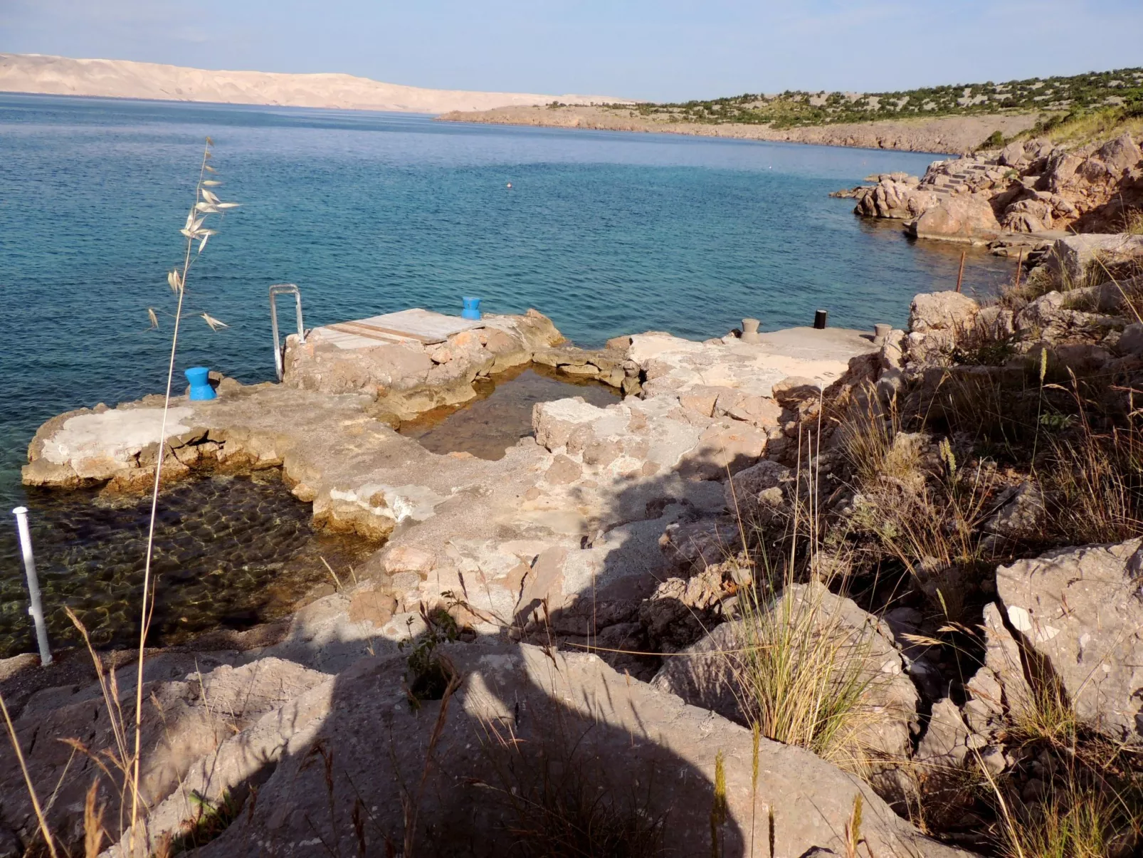 Mit zwei Terrassen für sechs Personen-Dehors