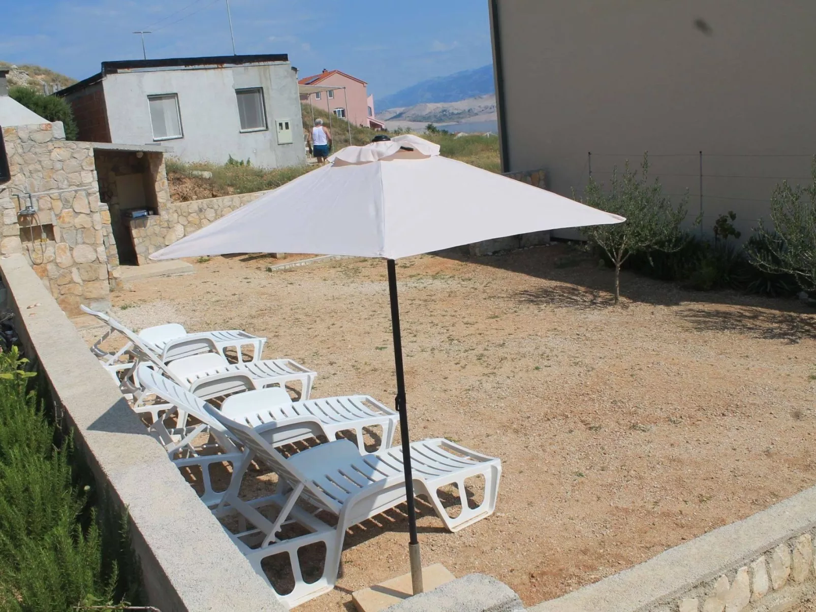 "Gubo2" mit Blick auf das Wasser-Draußen