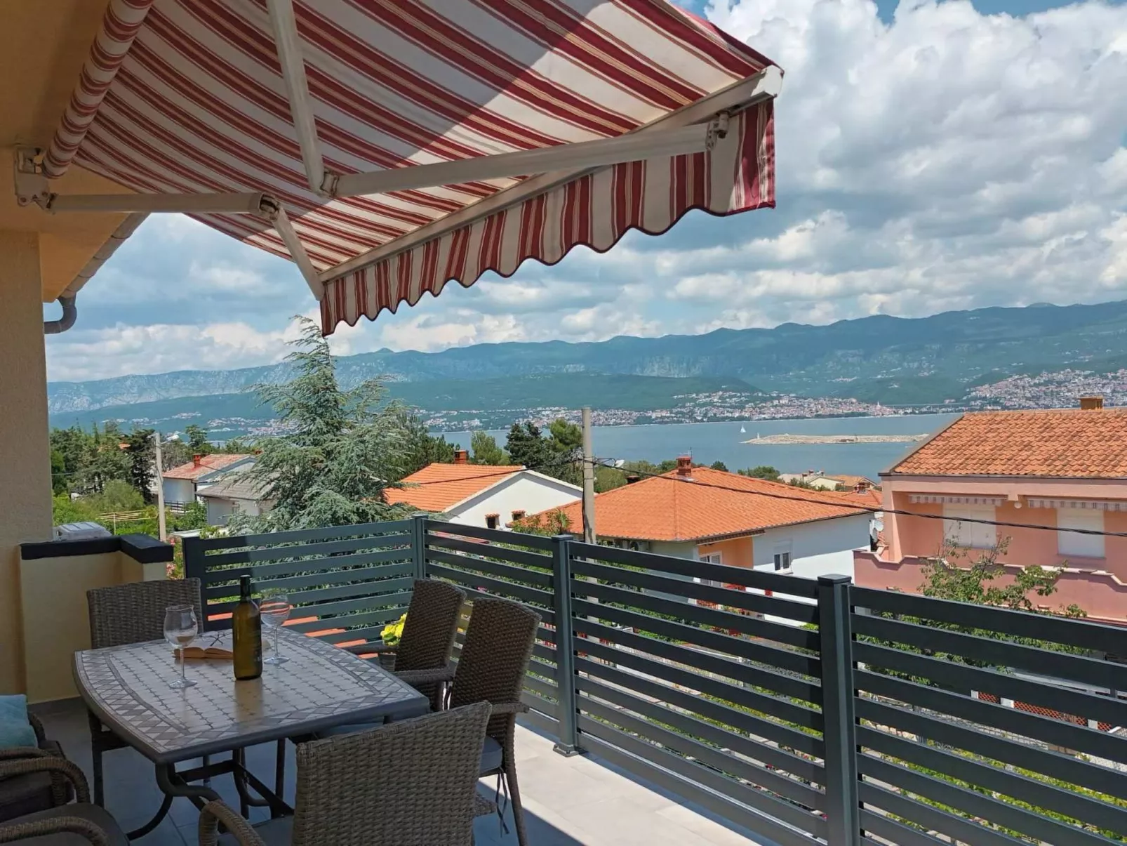 Moderne Wohnung Grzetic-Dehors