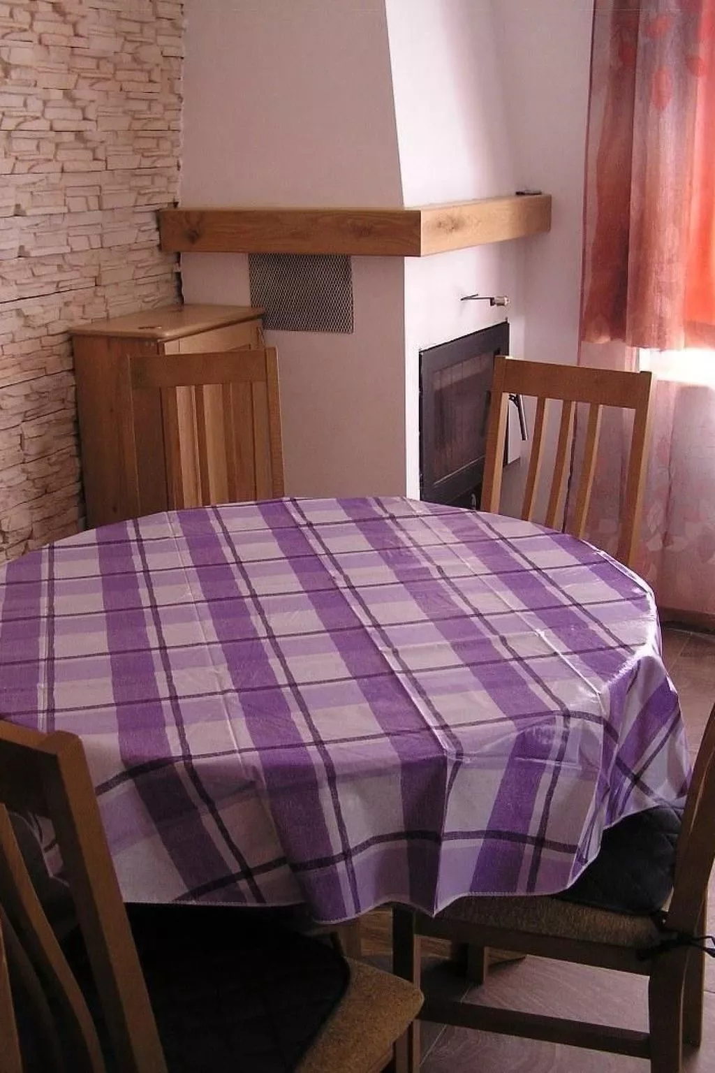 Zwei-Zimmer-Wohnung Radosav-Drinnen