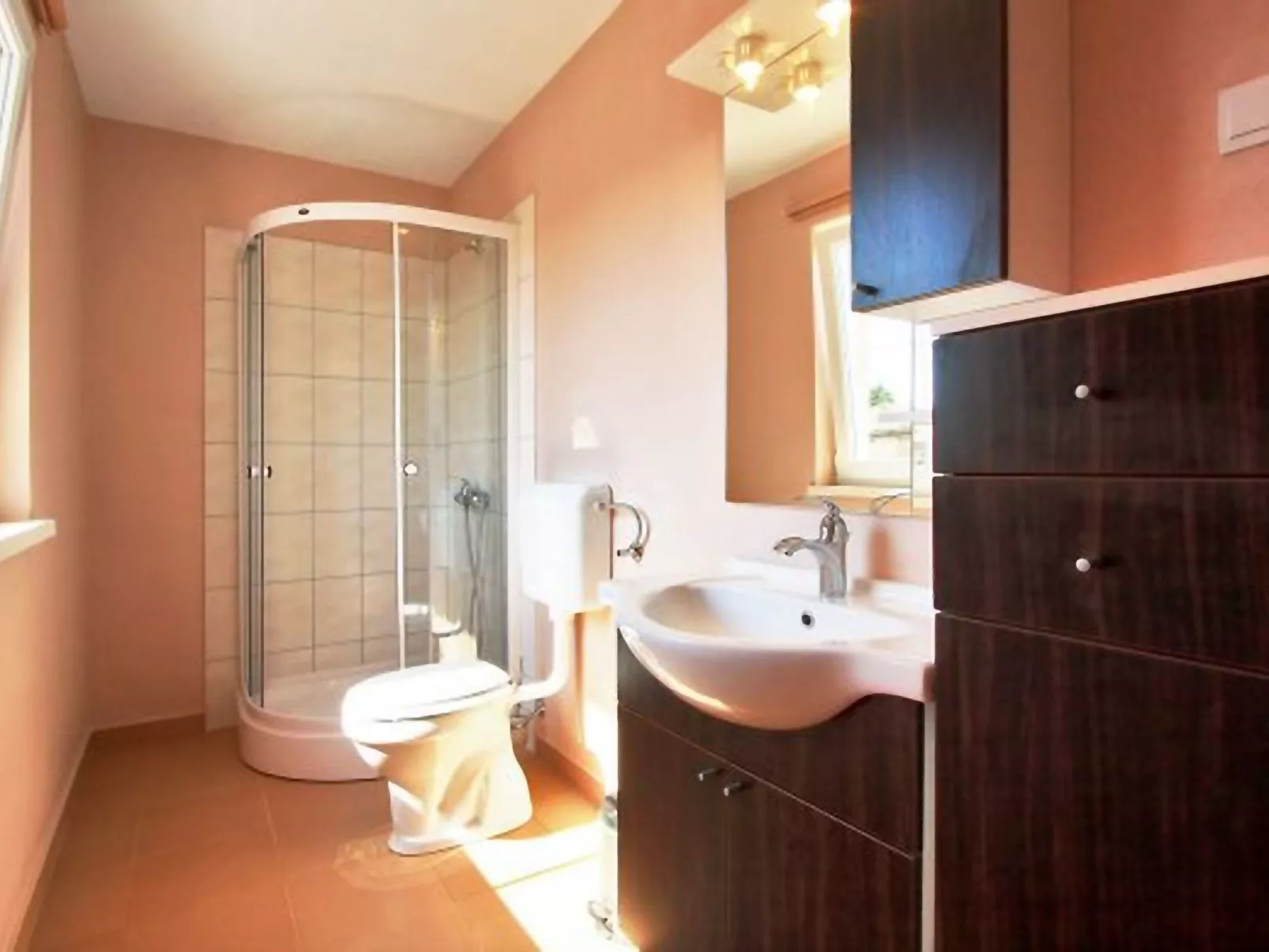 Wunderschönes Ferienhaus in Cere mit Privatem Pool-Drinnen