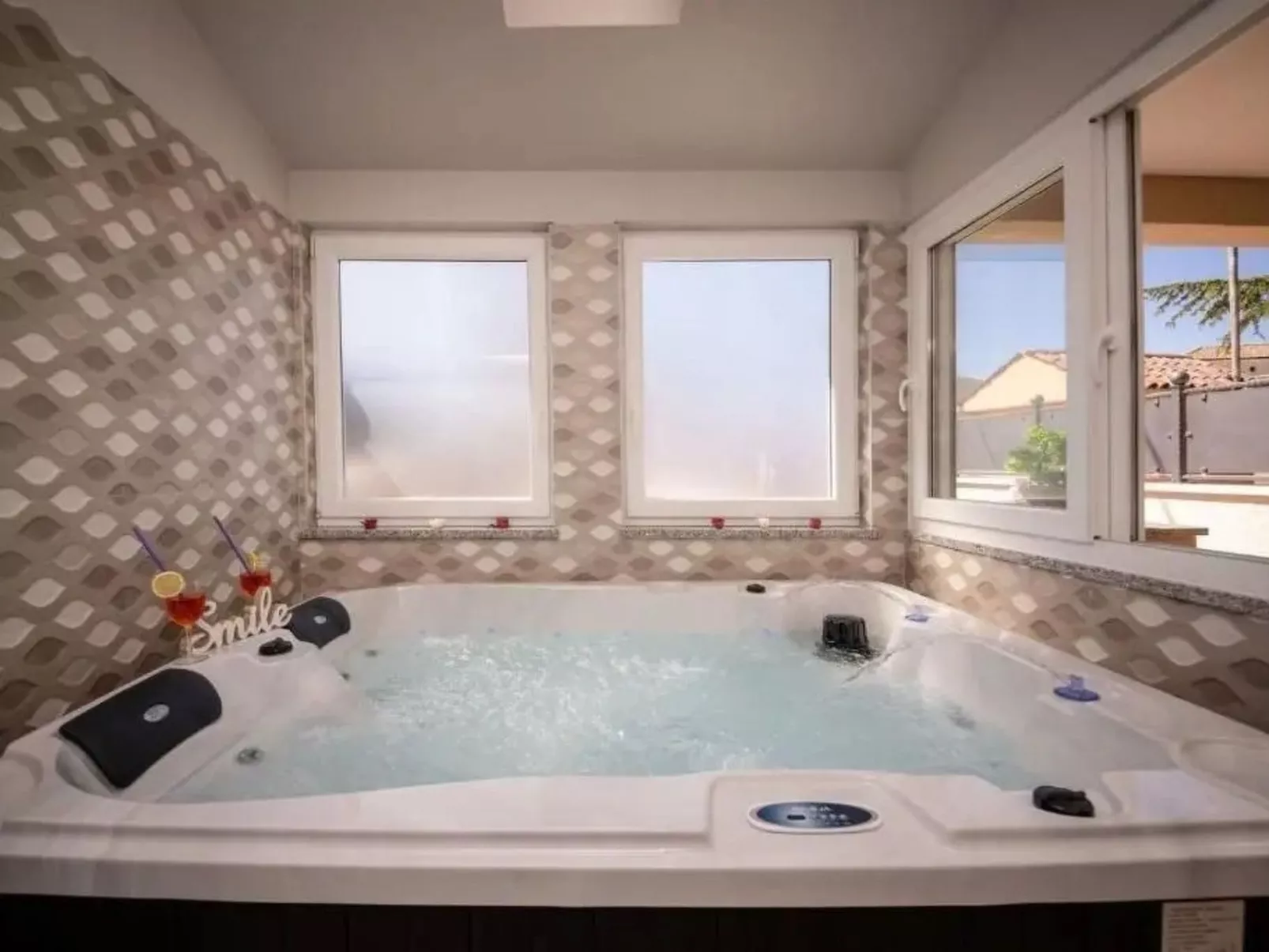 Mit Whirlpool und Sauna, in Kastelir-Image-tags.info