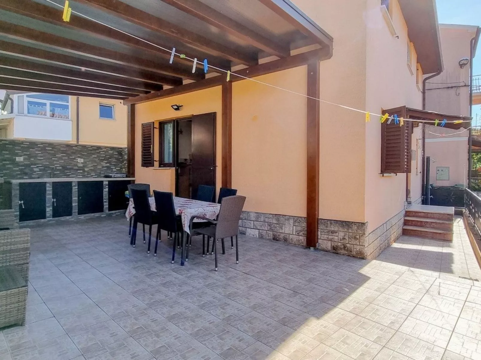 "Ivan" direkt am Strand-Outside