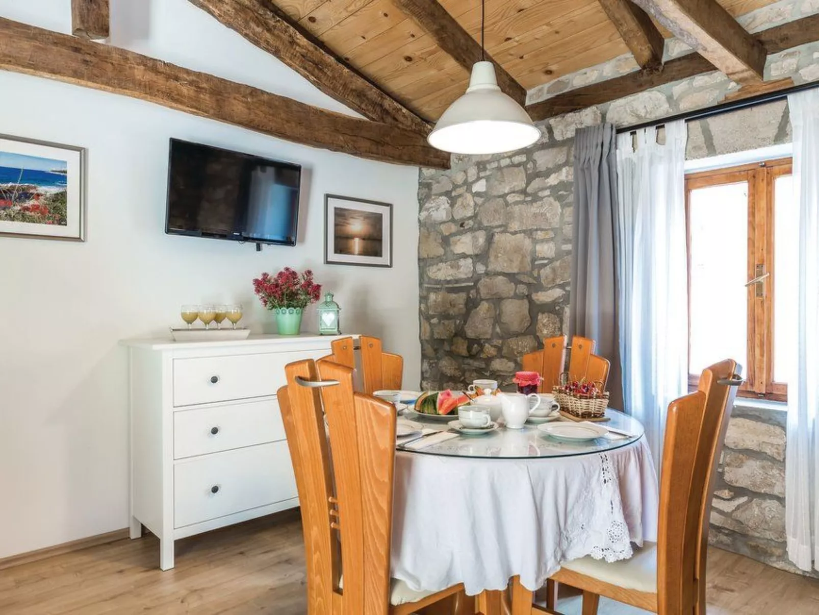 In Lovranska Draga mit großem Kamin-Image-tags.info