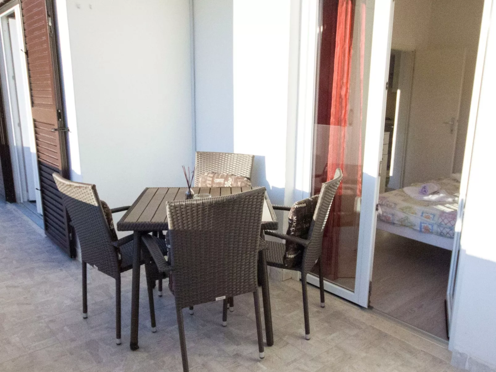 "Leonardo B2" mit Terrasse-Draußen