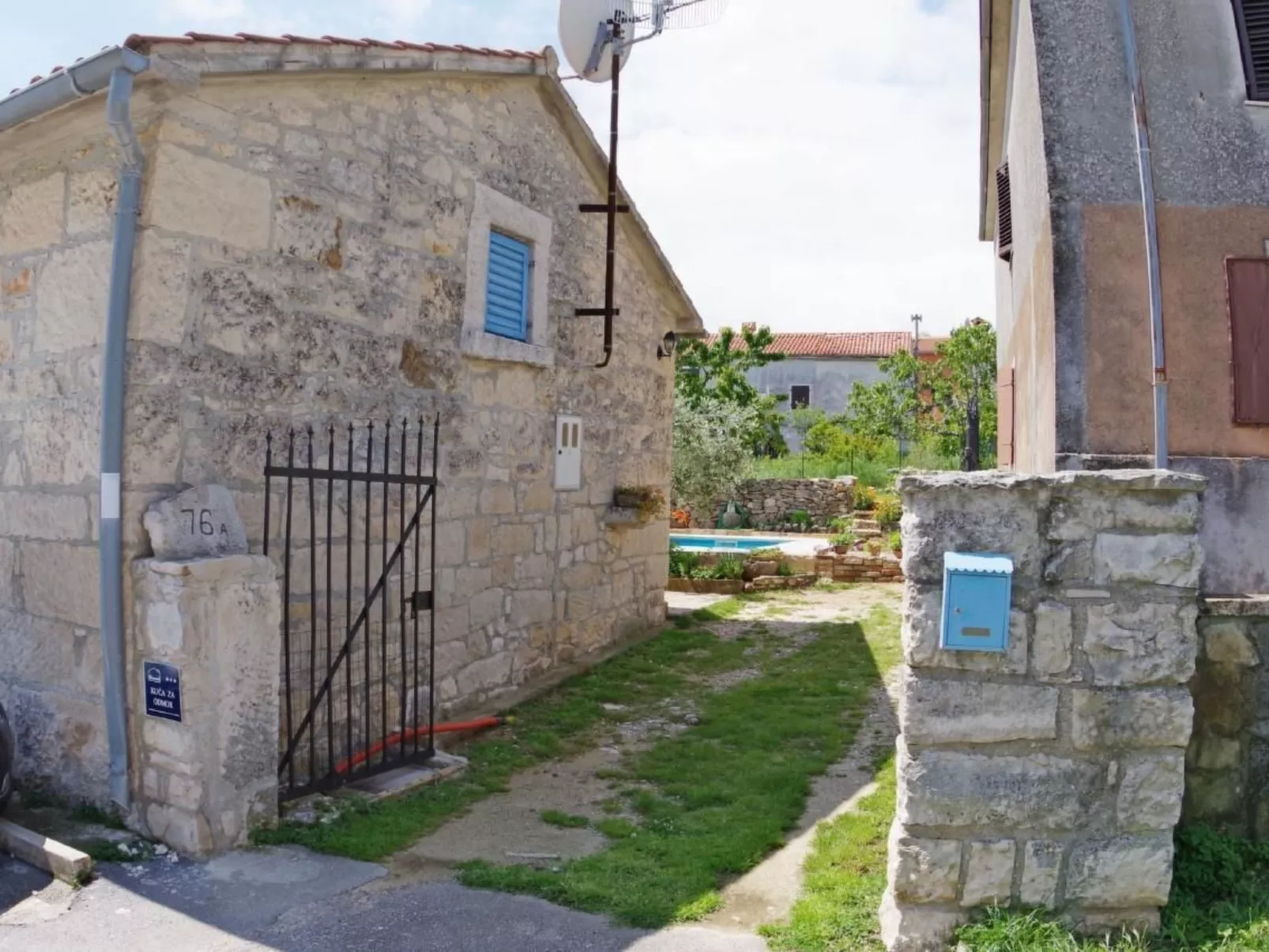 Mit privatem Schwimmbad-Dehors