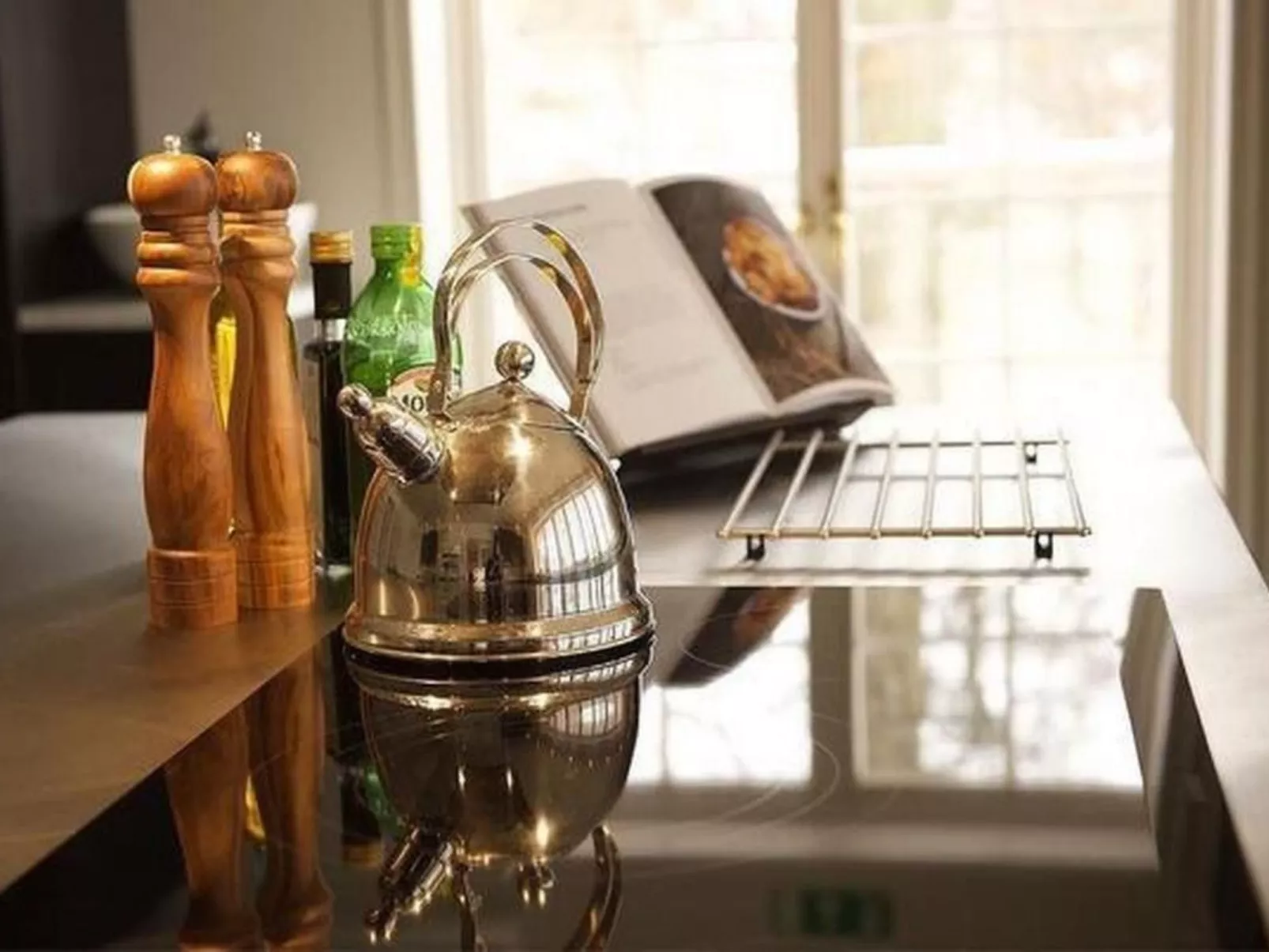 Grosses Sommerhaus direkt am See-Image-tags.info