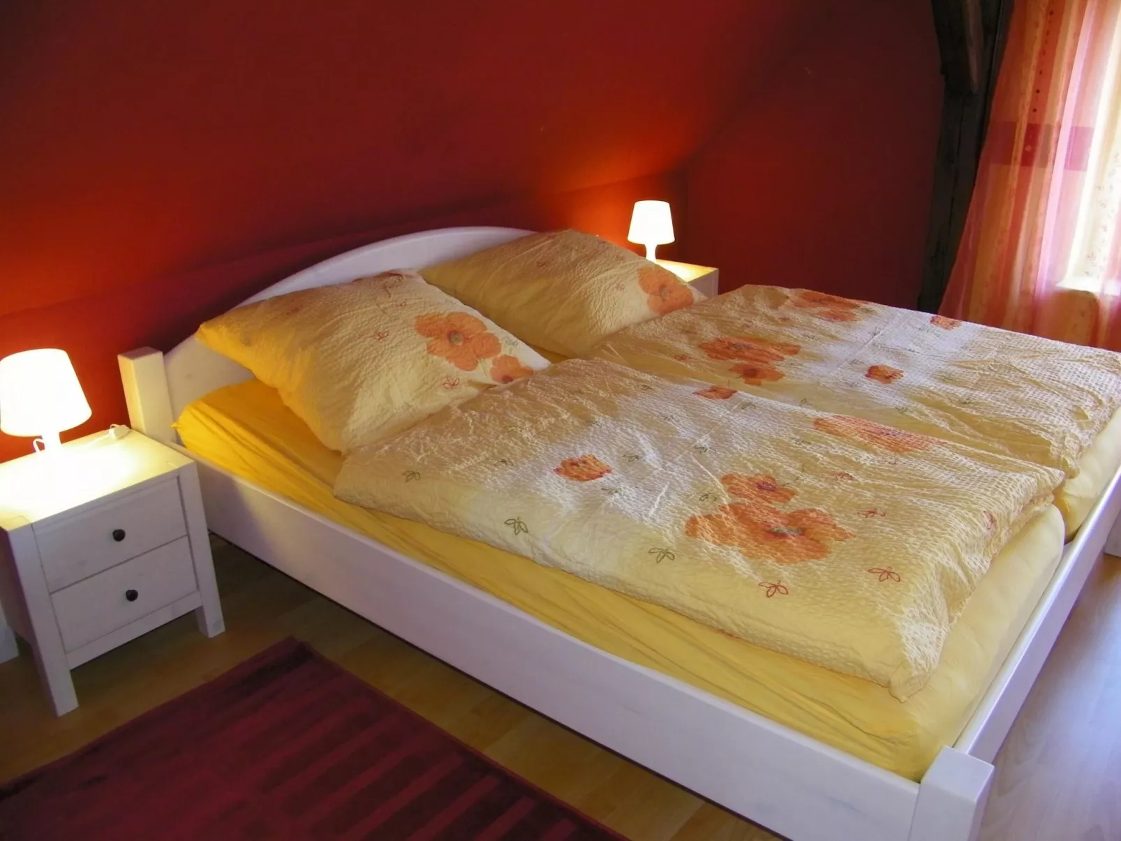 Charmante Fewo mit Großem Balkon-Dedans