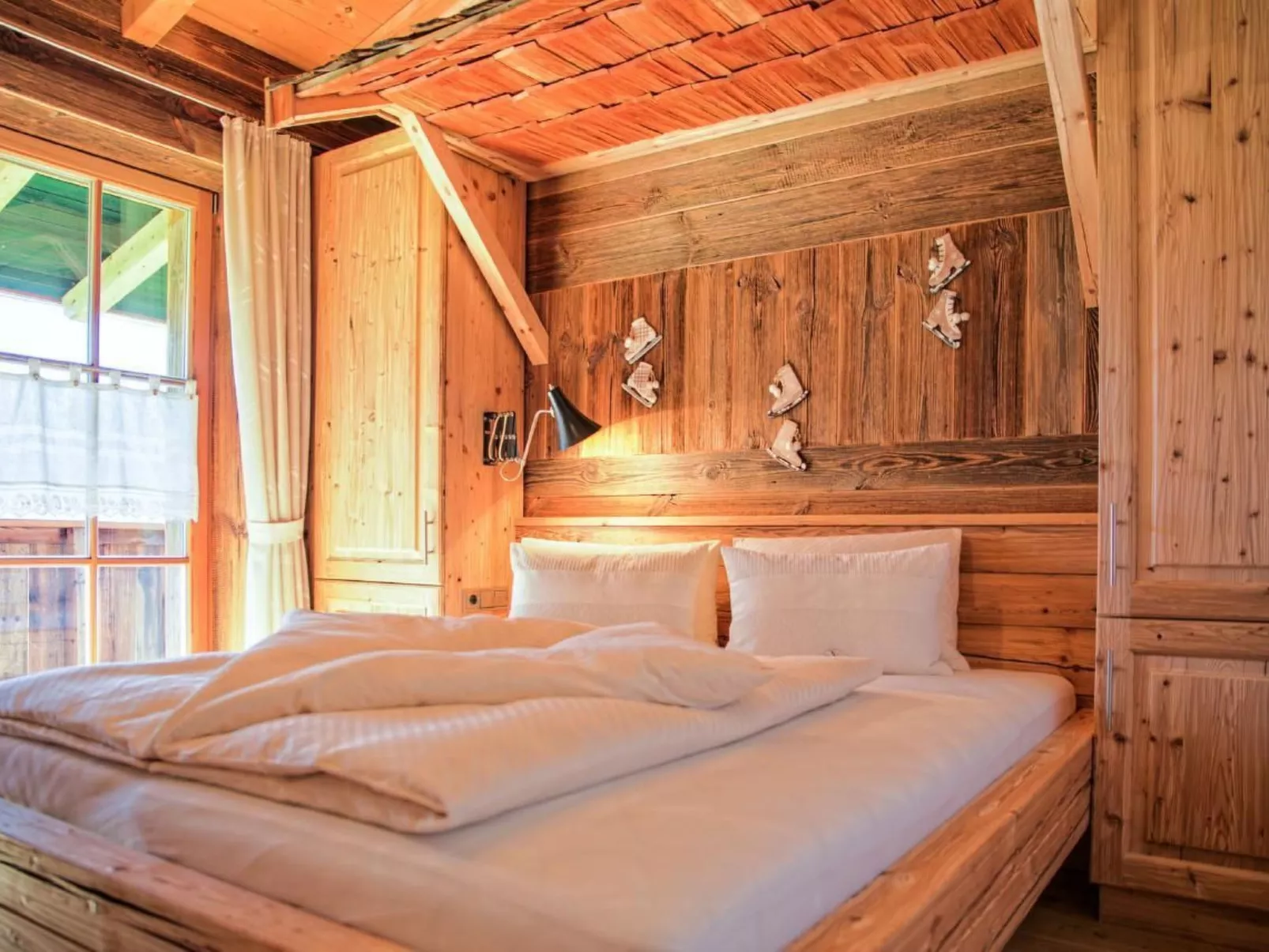 Sunny Hideaway-Inside