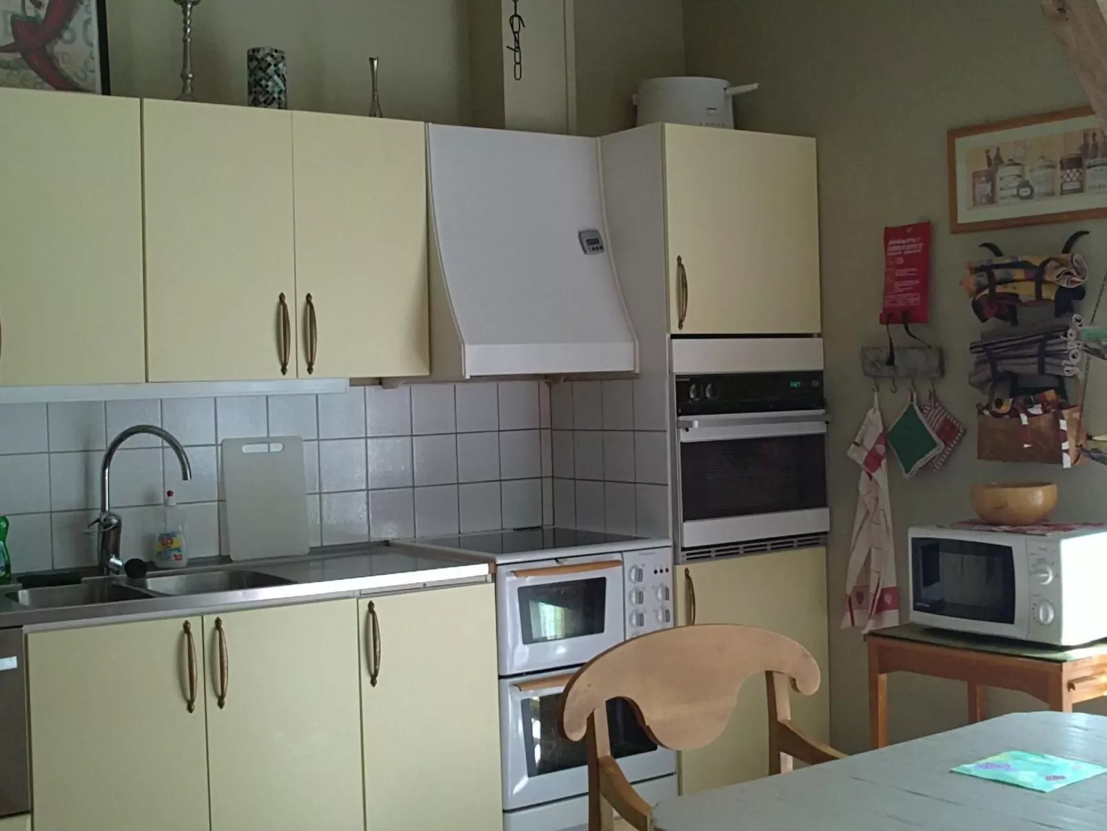 Mit Balkon, Terrasse und Garten-Inside