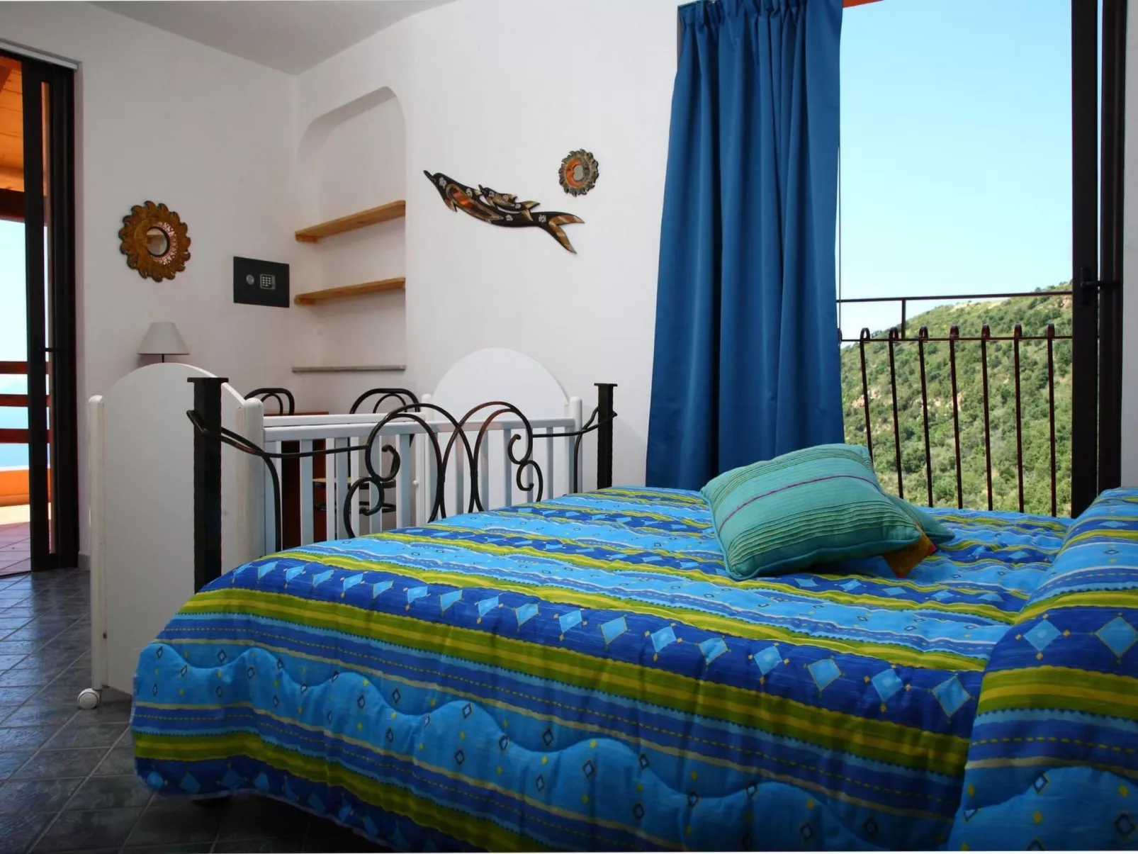 Flacher Kirschbaum-Drinnen