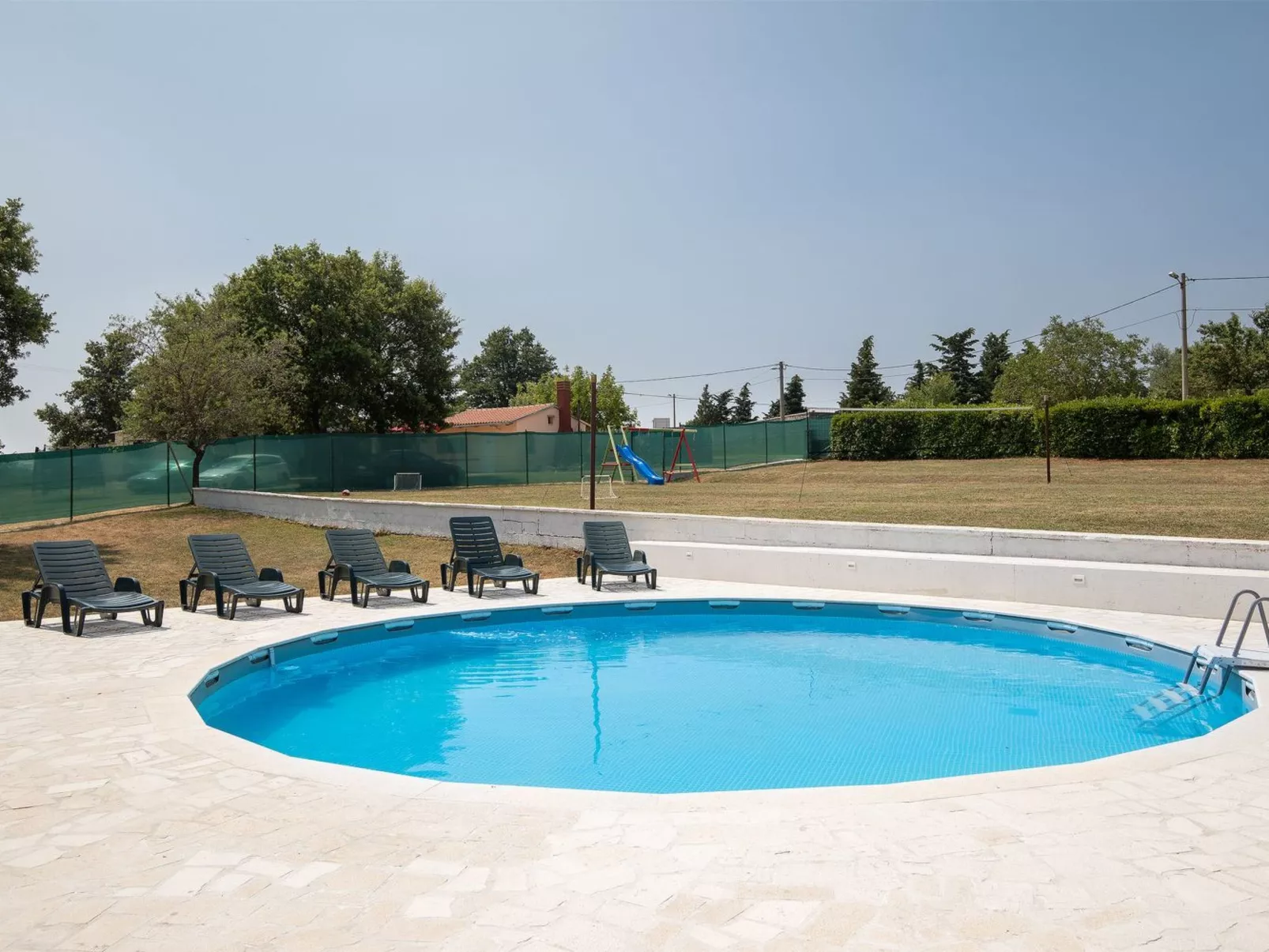 3-Schlafzimmer-Wohnung mit Gemeinschaftspool-Draußen