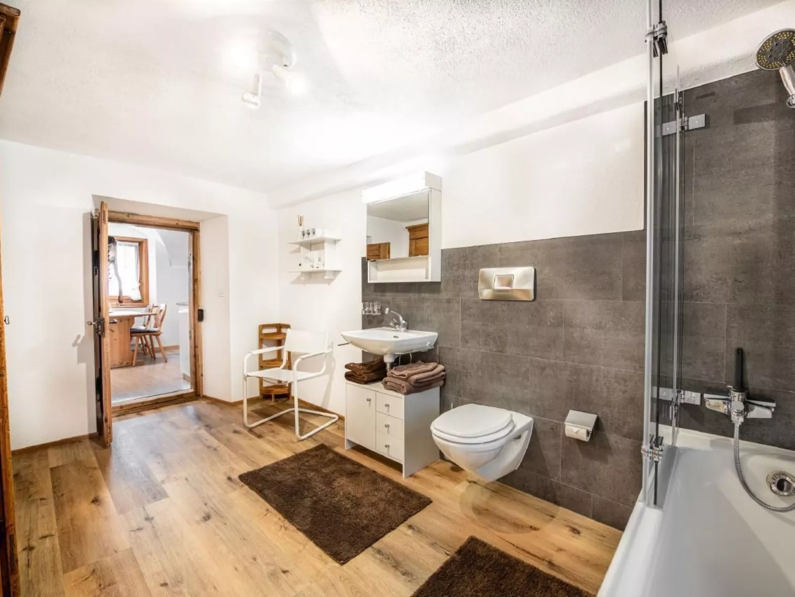 Chesa Treig - Inside