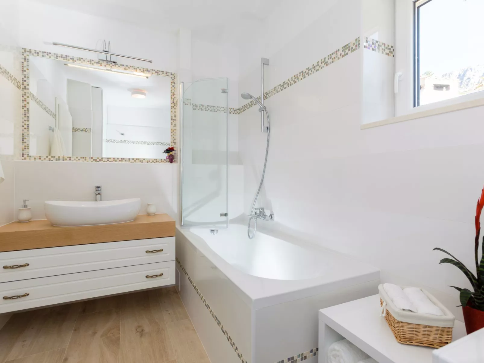 Luxuriöse Steinvilla mit privatem Swimmingpool und herrlichem Meerblick-Dedans