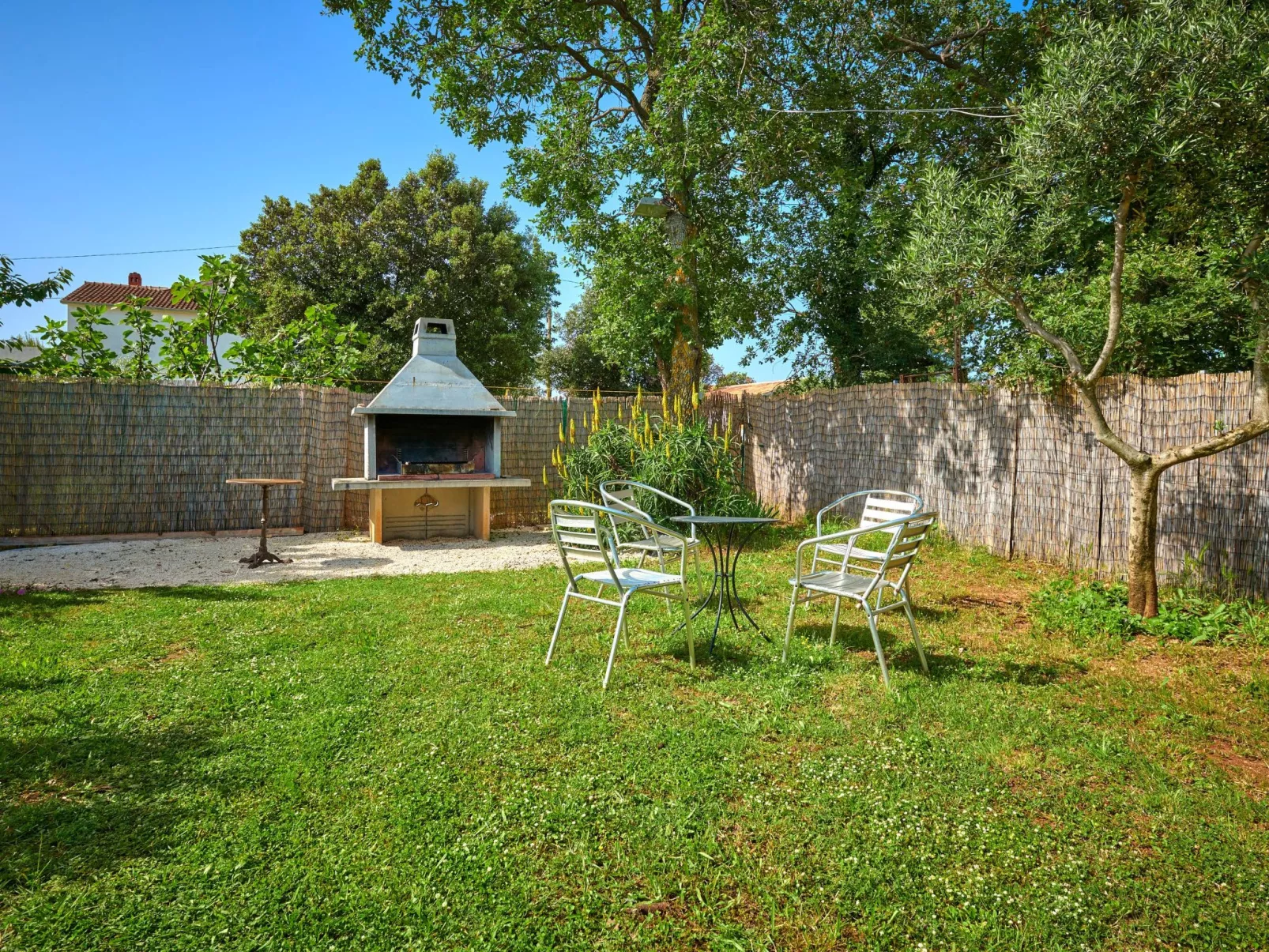 Villa Bastianich mit großem Garten und Pool-Draußen