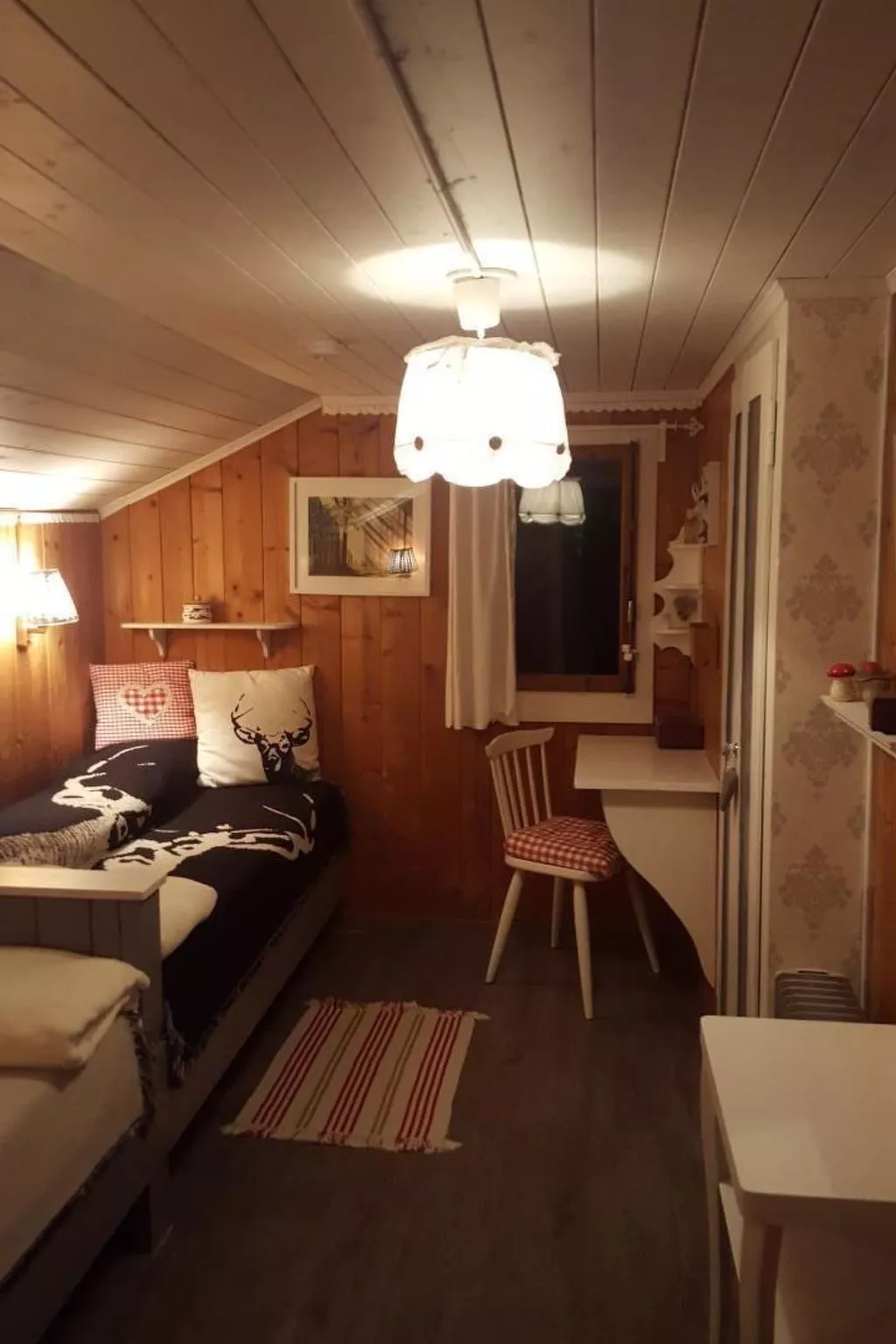 Chalet Chic+Hot Pot-Dedans