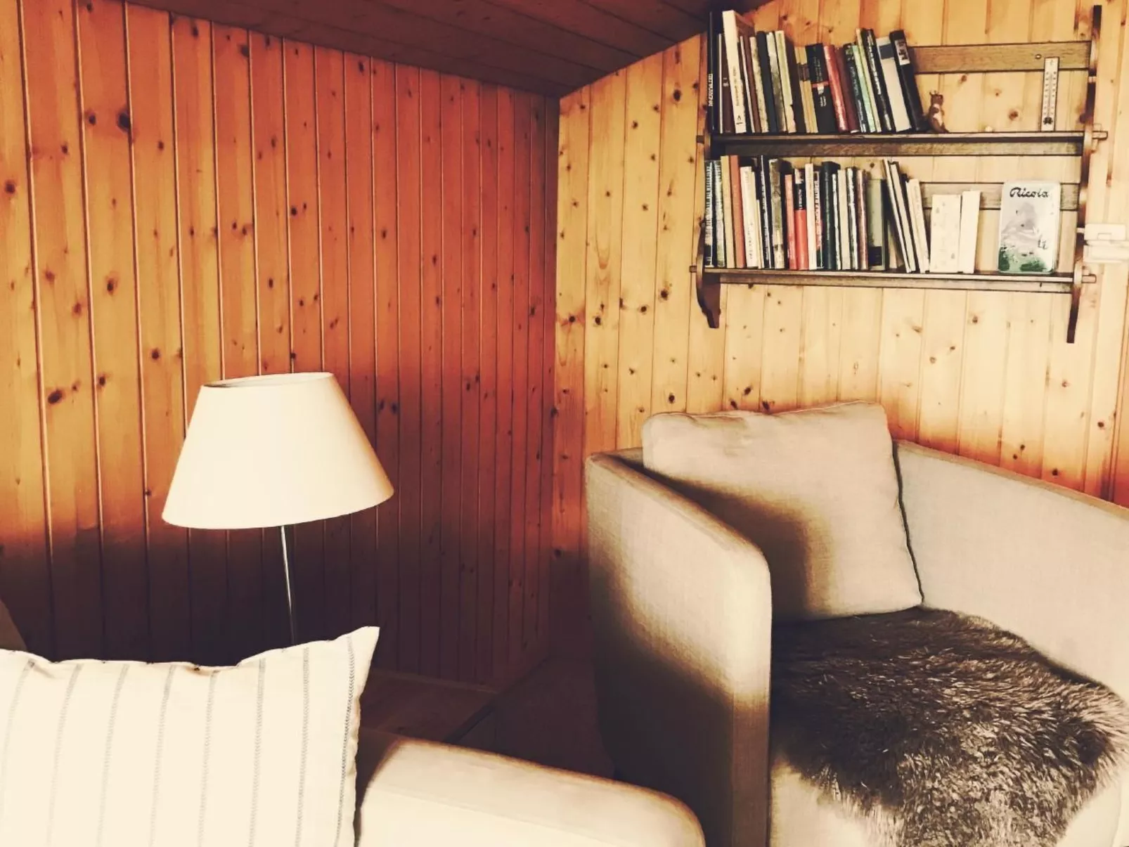 Haus "Nyfeler" Obergeschoss 4-Bettwohnung-Inside