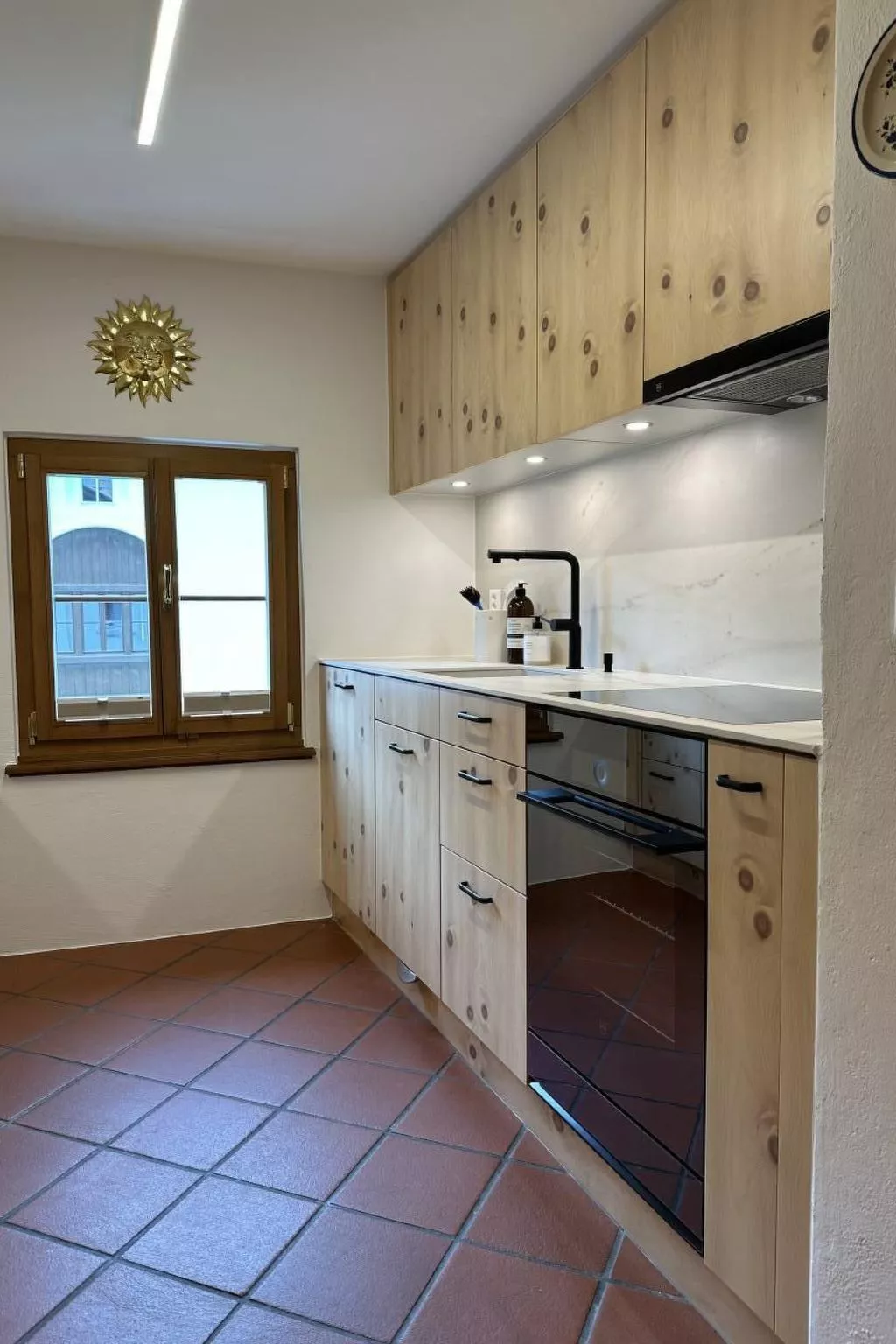 Chesa Curtin 2-Image-tags.info