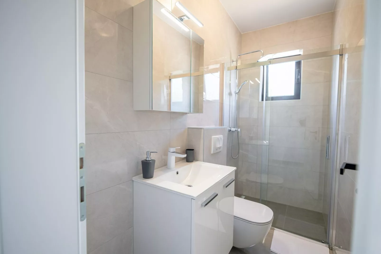 Apartment im Haus Zora Seline - SD170 A02-OG 8 Pers-Bathroom