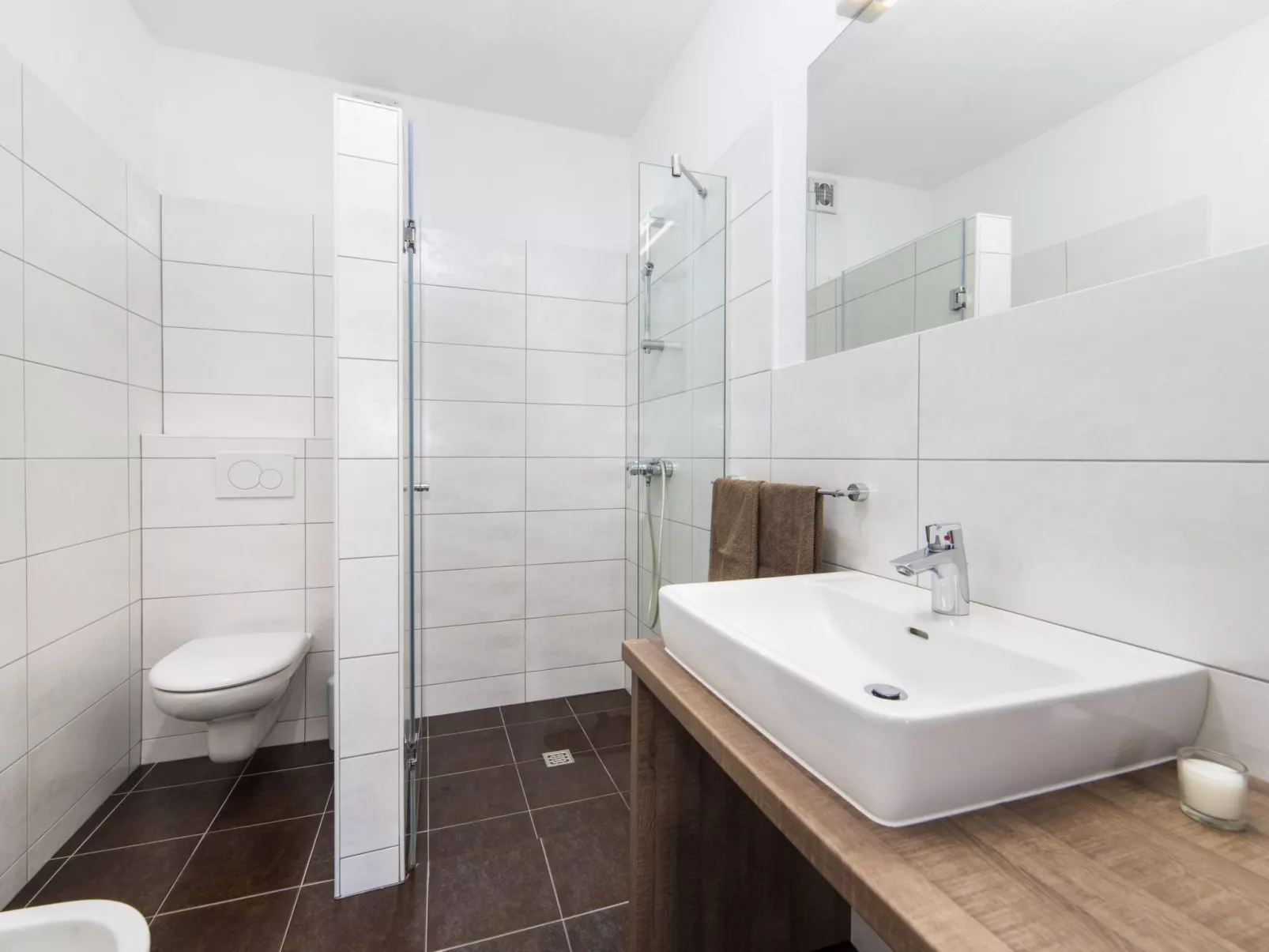 ★Terrasse ★FreieParkplätze ★Nähe Zentrum Dolore- A1-Dedans