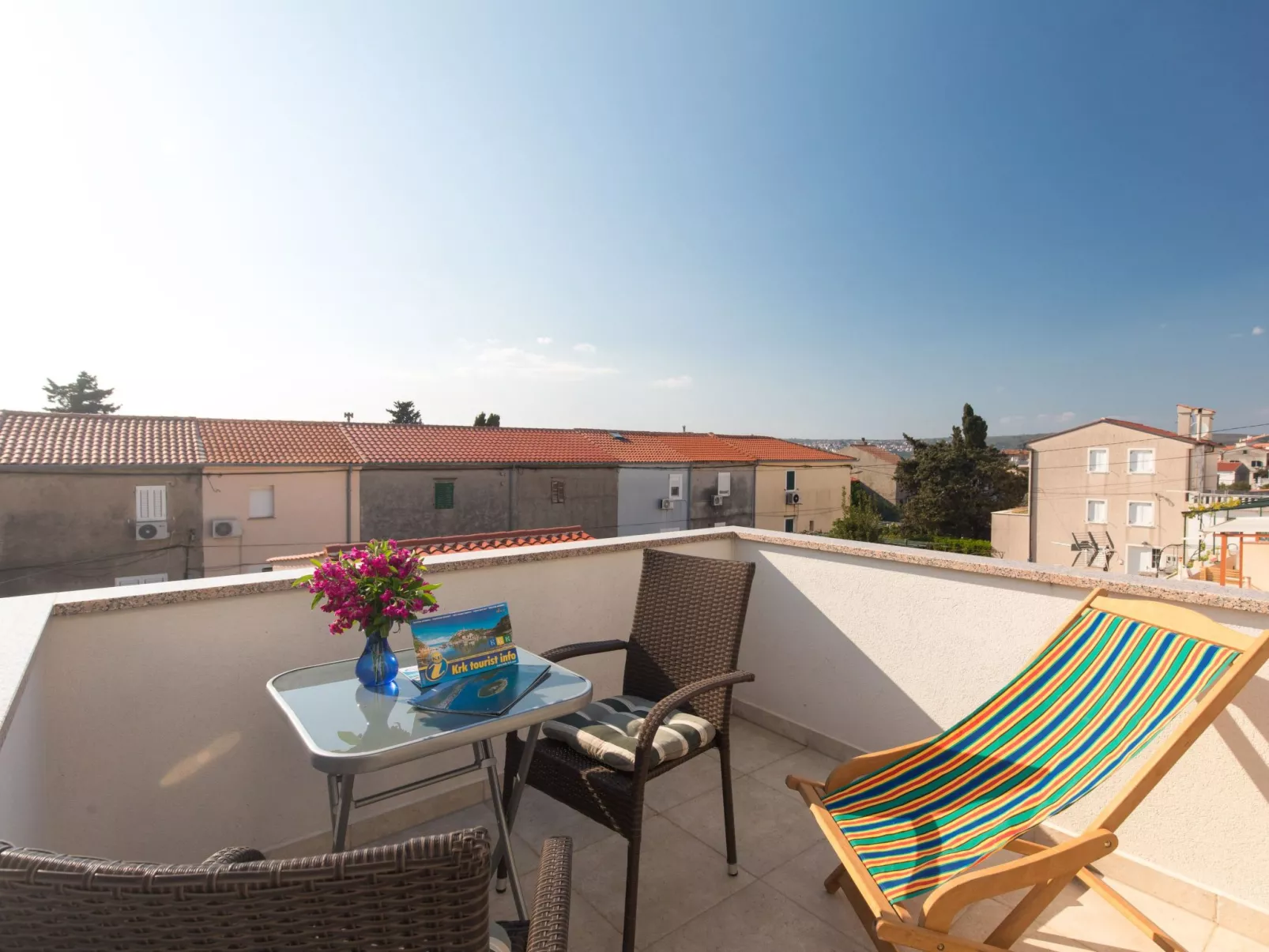 Mit Garten, Grill und Terrasse-Outside