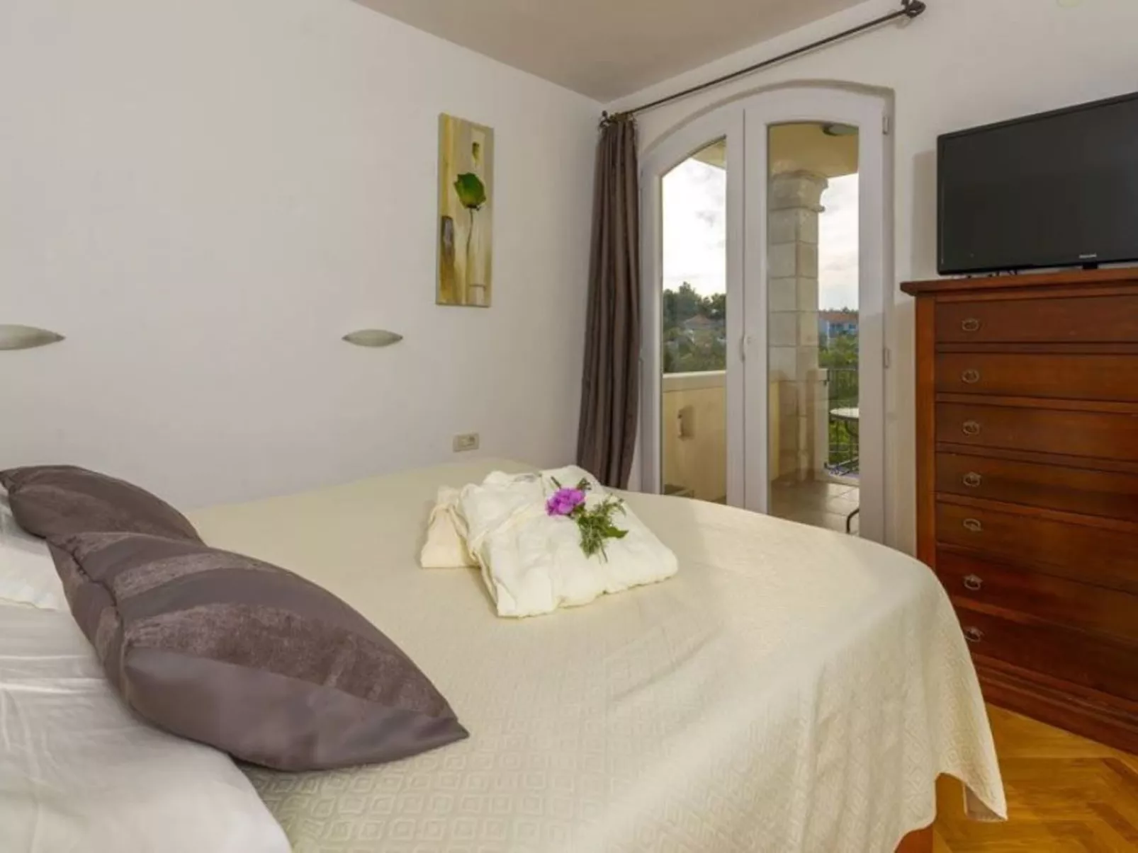  Angelina mit Pool & Sauna-Image-tags.info