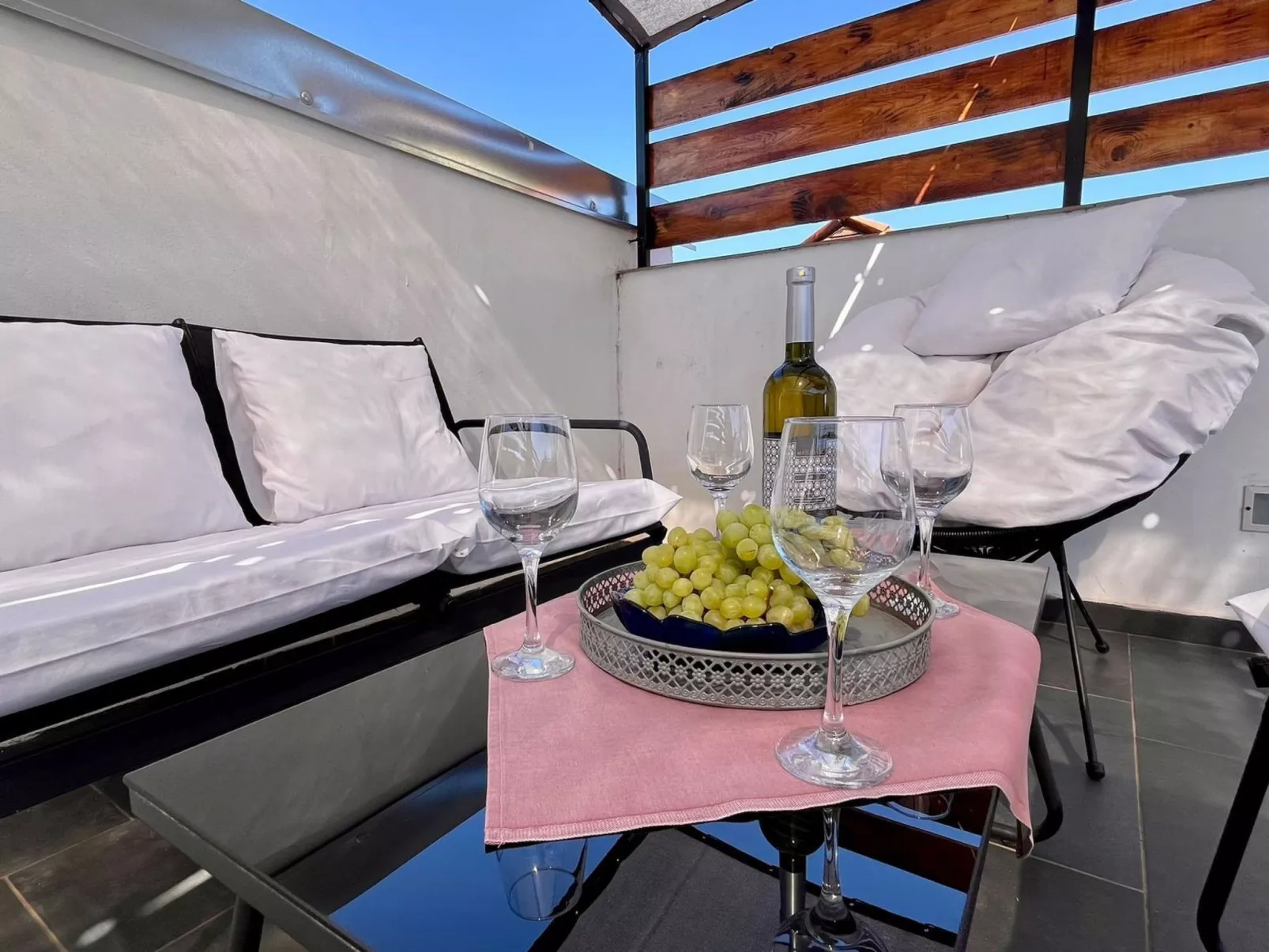 In Pula mit großem Dachbalkon.-Inside