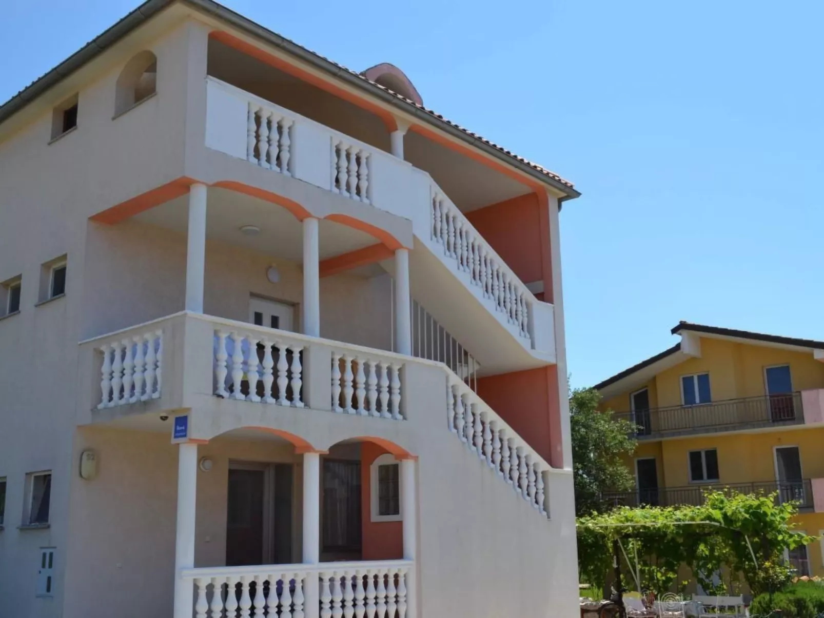 In Pula mit Grill, Terrasse und Garten-Dehors