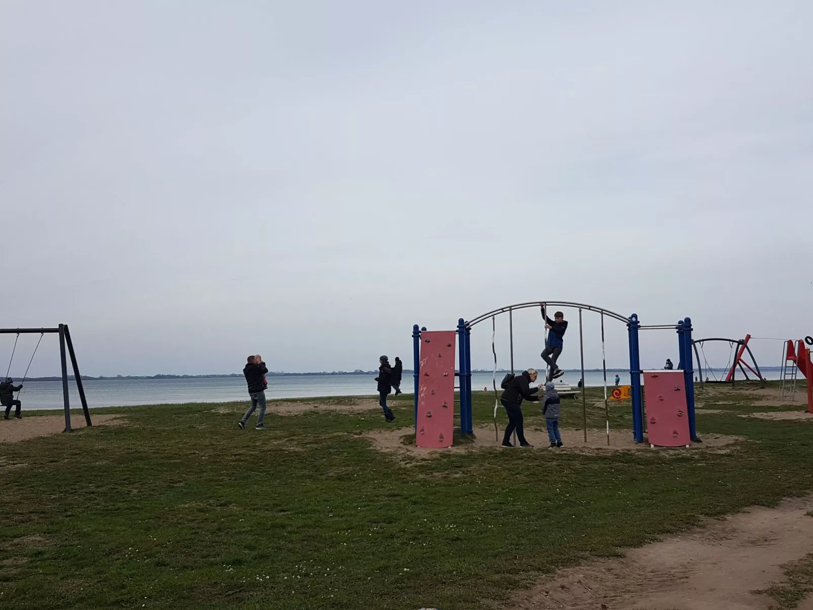 Gemütliches Schwedenhäuschen mit Terrasse-Draußen