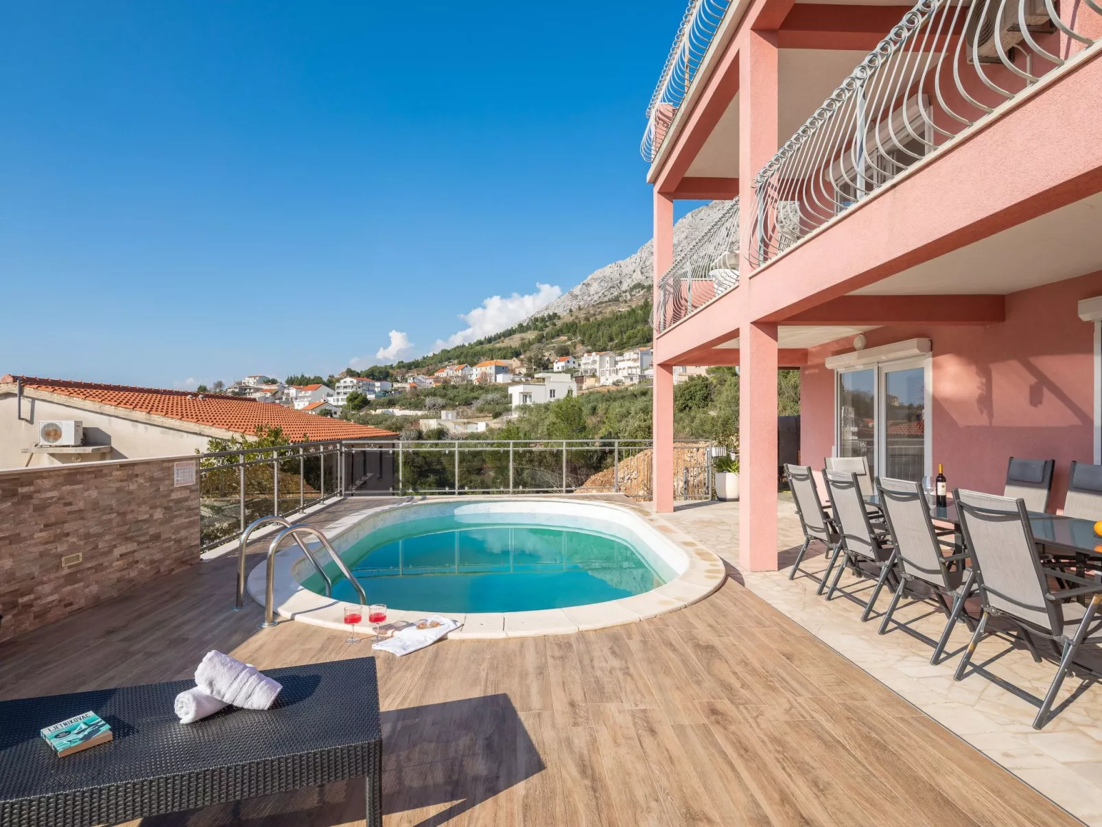 Für 12 Personen in Stanići, Dalmatien (Mitteldalmatien)-Draußen