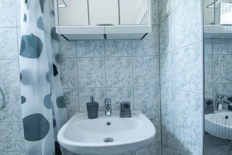 Apartment im Haus Zora - Seline SD170 A01-EG 9 Pers-Bathroom