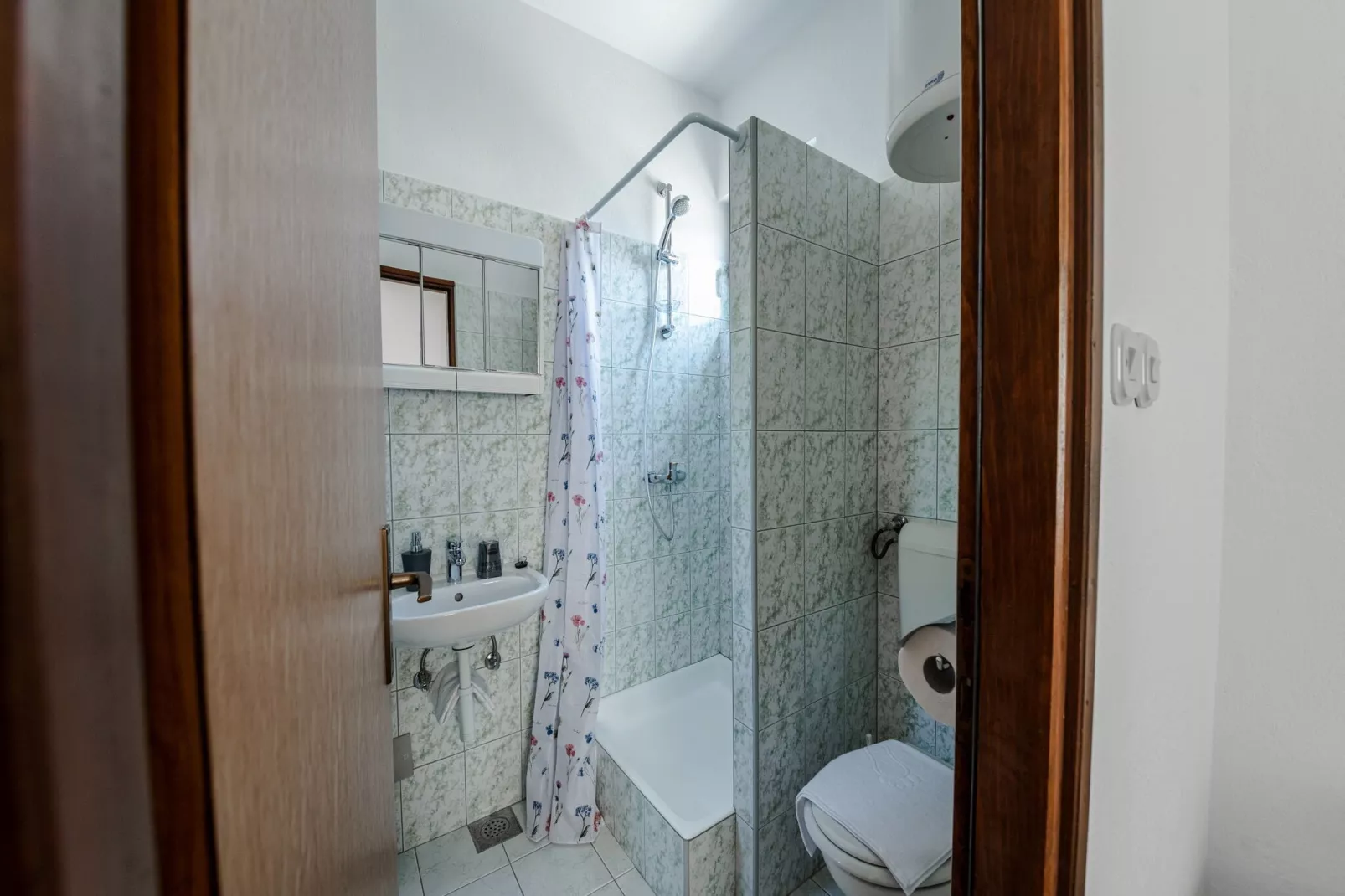 Apartment im Haus Zora - Seline SD170 A01-EG 9 Pers-Bathroom