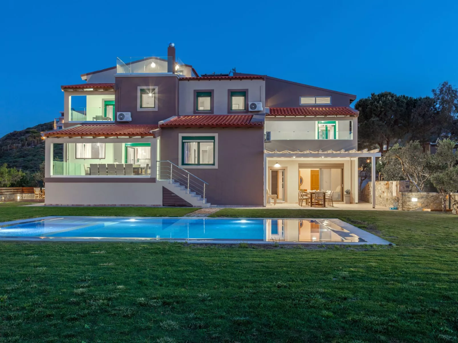 Ferienvilla mit privatem Pool-Dehors