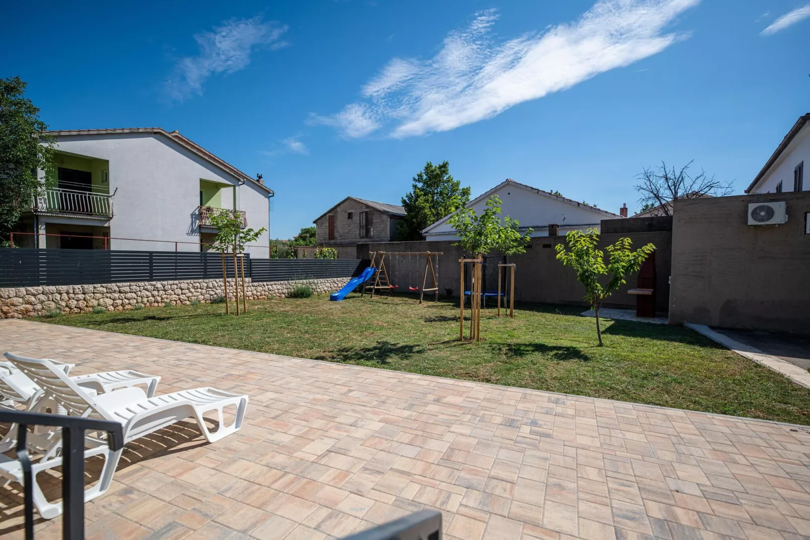 Apartment im Haus Zora - Seline SD170 A01-EG 9 Pers-Gardens summer