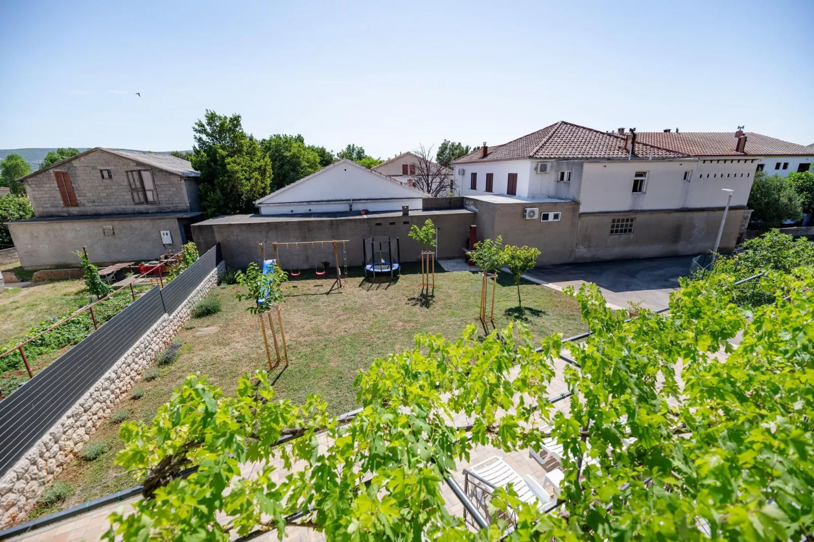 Apartment im Haus Zora - Seline SD170 A01-EG 9 Pers-Gardens summer