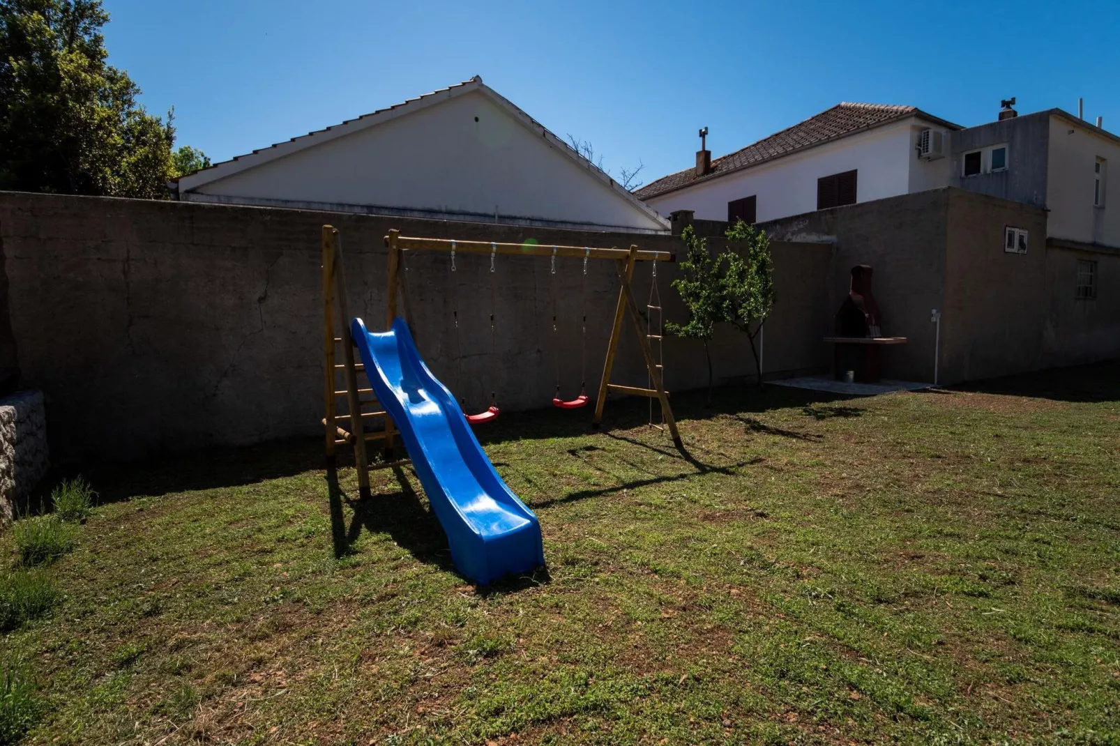 Apartment im Haus Zora - Seline SD170 A01-EG 9 Pers-Gardens summer