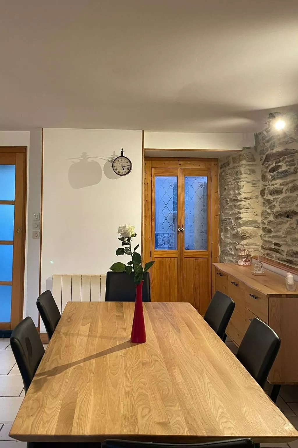 Stadthaus mit eigenem Garten und Grill-Drinnen