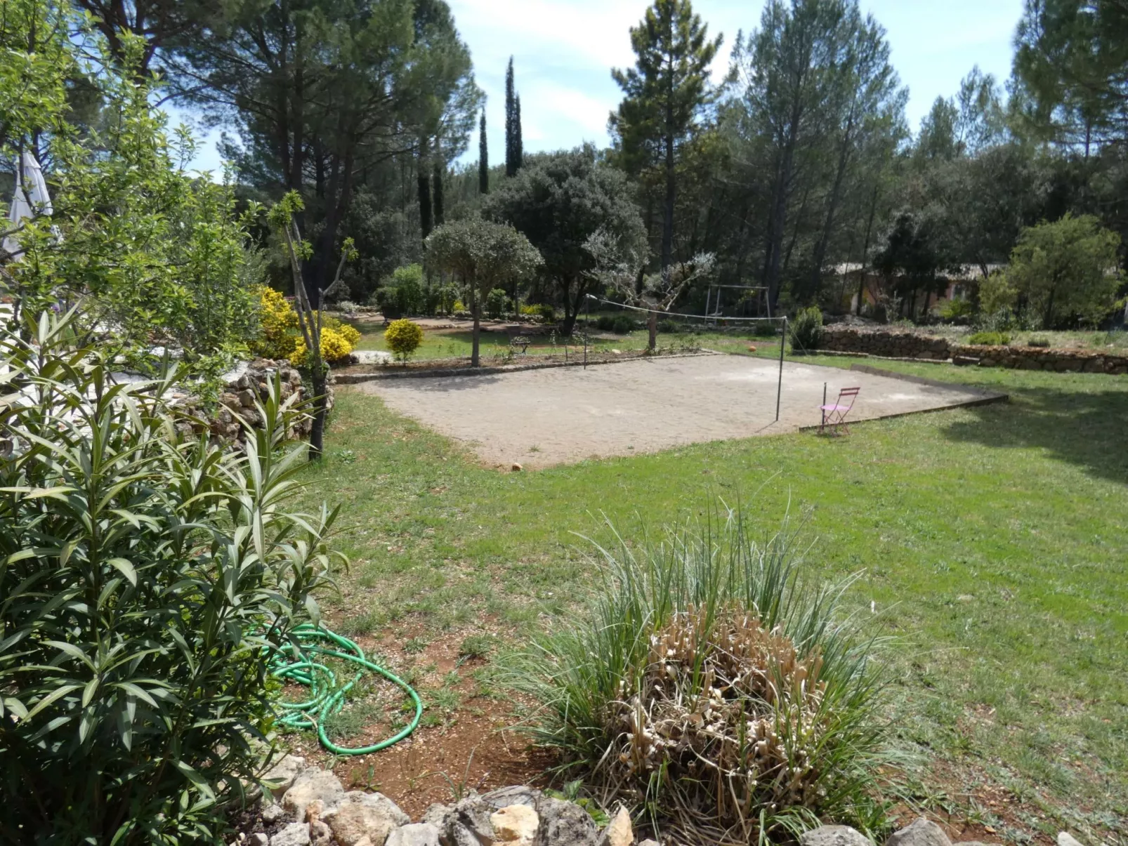 "La Cigale" mit Schwimmbad-Draußen