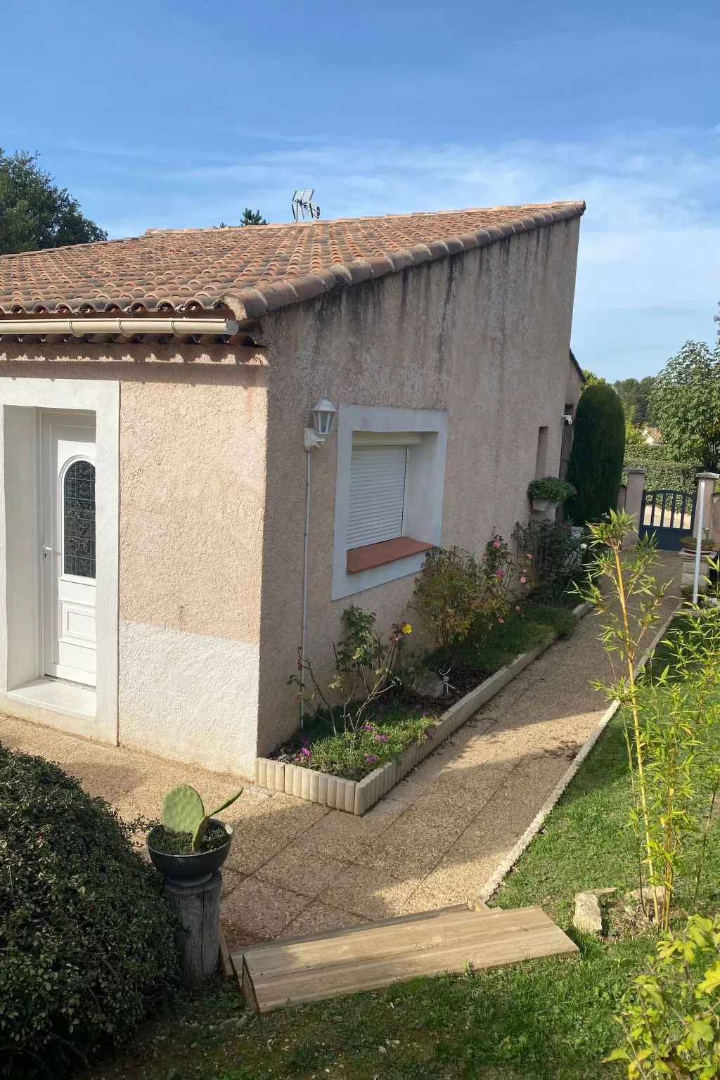 Mimet la diote, Ausflug in die Sonne und in die Ruhe-Outside