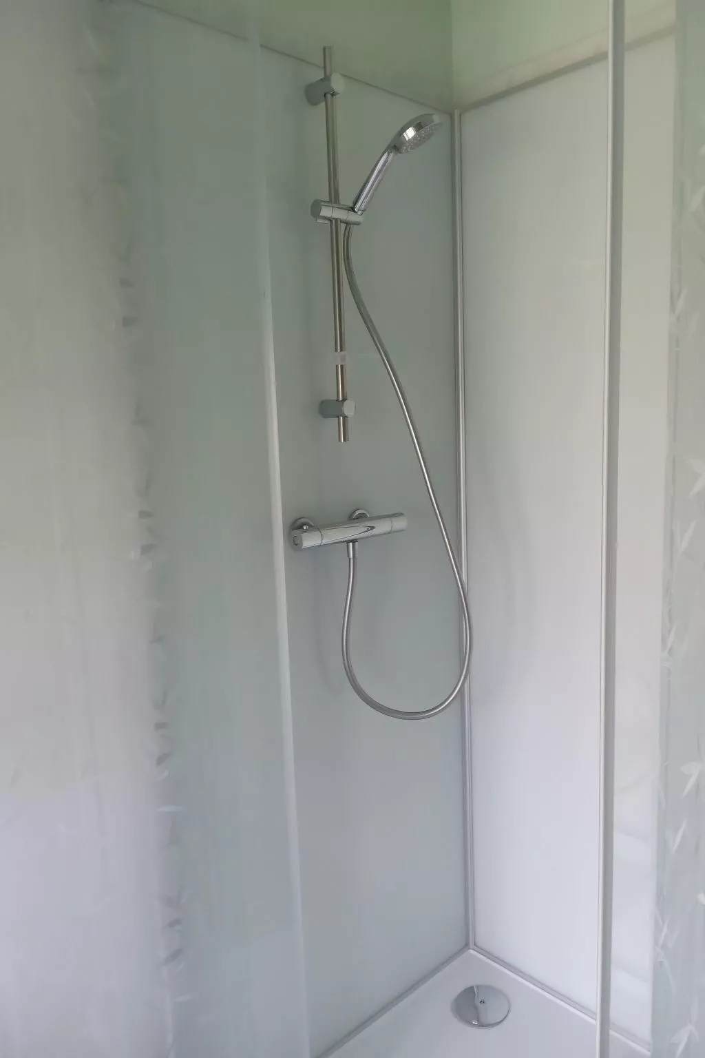 LES CHARMILLES-Dedans