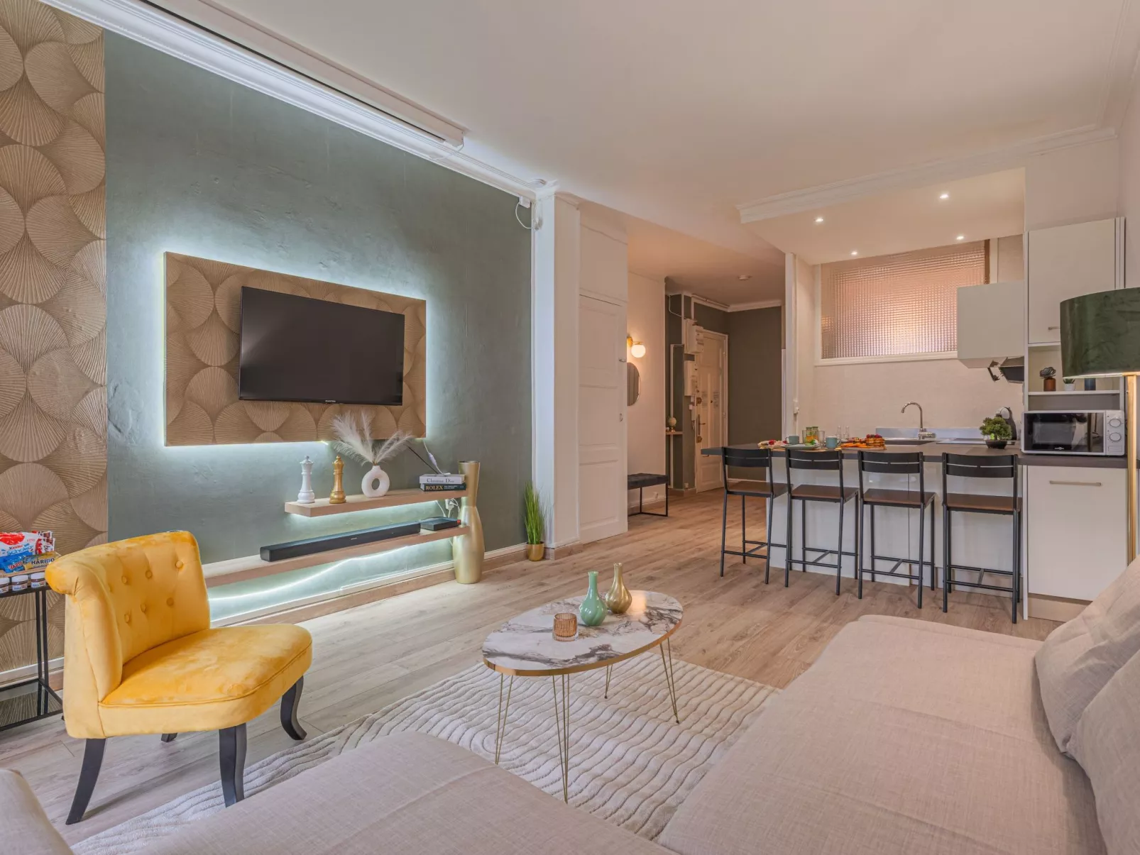 Ferienwohnung "Luxury Cinéphile"-Dedans