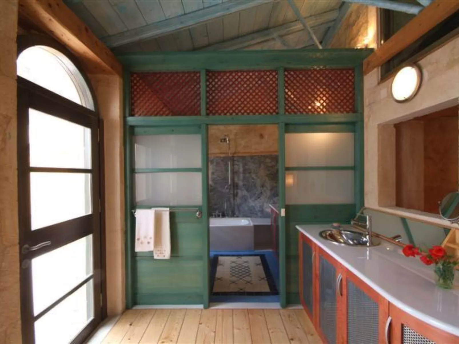 Mit privatem Pool in Roustika-Image-tags.info