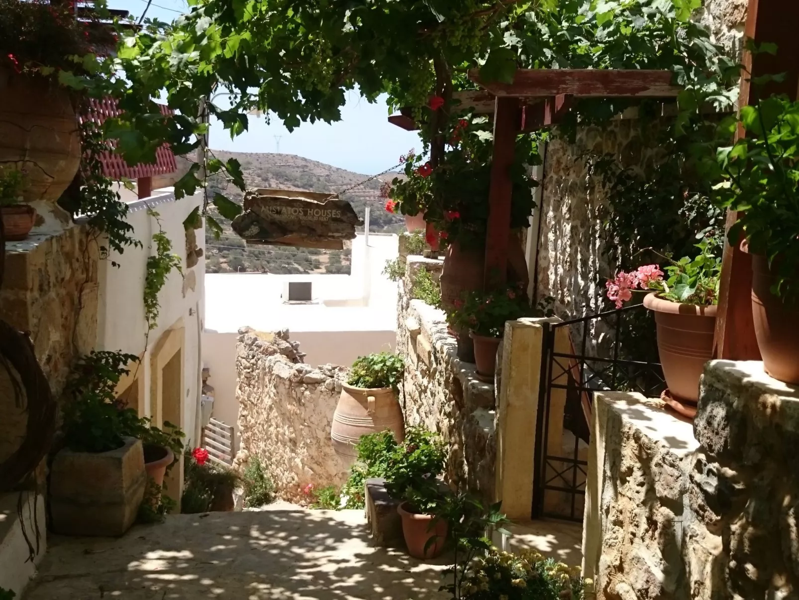 In Pefki mit Terrasse und Grill-Dehors