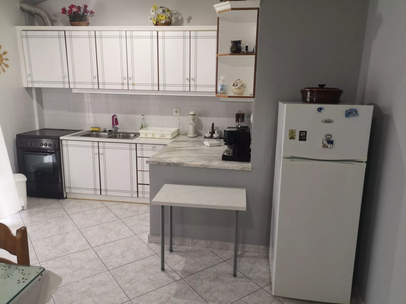 Mit Blick auf das Wasser-Inside